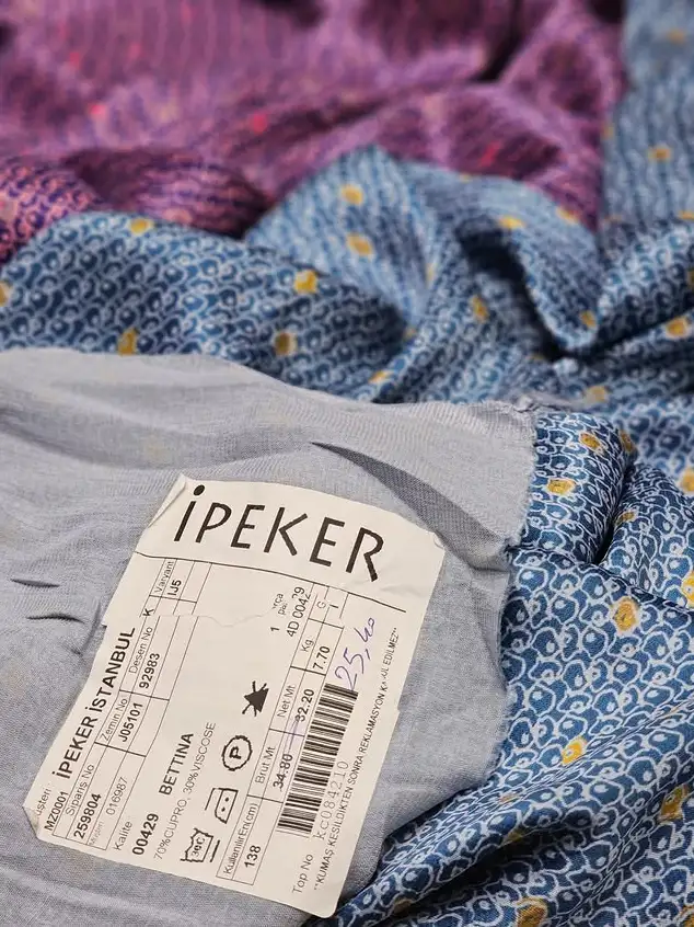 Türkmen fasonlar pombarh fasonlar Fasonlar 2025 fasonlar fason moda modalar Bezen bezen Türkmen fasonlar 2026 Türkmen fasonlar 2025 Türkmen fasonlar 2024 Türkmen fasonlar 2023 turkmenistan türkmenistan turkmen türkmen ashgabat  asgabat aşgabat balkan mary lebap dashoguz dasoguz daşoguz pombarh ponbarhat gulyupek gülýüpek stapel ştapel Gralan Çüýdeşen Abaýa Gadymy Krep Gurultaý 	Keteni Ýüpek Şifon Gipýur Lyon Welwet Atlas Kaşemir Streýç Suzana Ştapel Gülýüpek Pombarh Ýupka Gursakça Aksesuarlar Palto Penjek Okuw eşik Fata Sport eşik Uniforma Nakidka Öýme Şarf kompýuter ýaka ýaglyk Arenda köýnek 2nji el köýnek Taýyn köýnek Matalar Milli lybas milli lybaslar Toý köýnek Toý köýnekler toy koynek toy koynekler gundelik koynekler Gündelik	 
 köýnekler fata koynek Modern taze fason Eskiz koynektm turkmenkoynek türkmenkoynek fason moda moda fasonlar Iş eşik el iş	sada	ýakaly ýakasyz	keşdeli biserli	ýeňli giň nagyşly ýüregi açyk stoýka ýaka ýanly kombinasiýa 	zerli üsti aşak guşakly seçekli gysga ýeňli Gülýüpek, Ipeker      Matalar