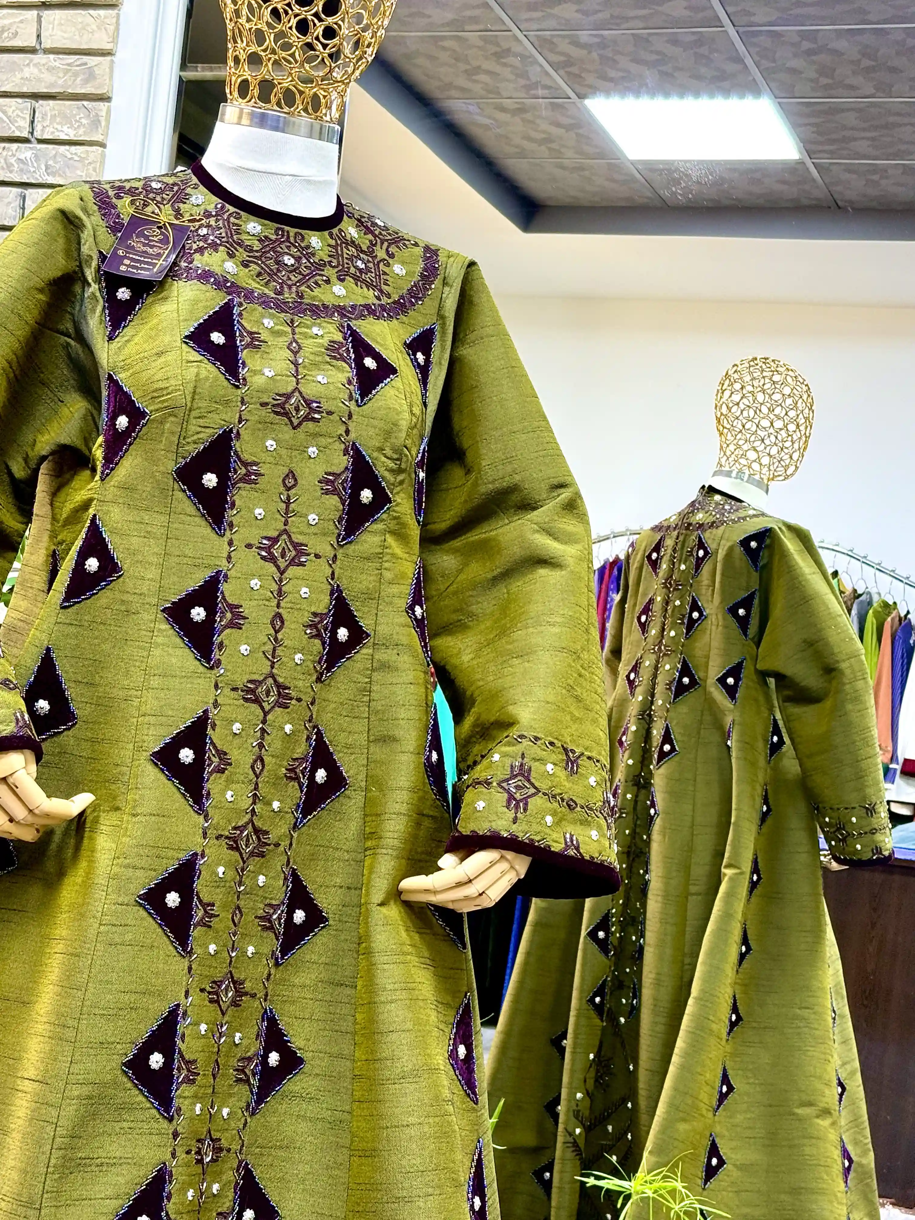 Türkmen fasonlar pombarh fasonlar Fasonlar 2025 fasonlar fason moda modalar Bezen bezen Türkmen fasonlar 2026 Türkmen fasonlar 2025 Türkmen fasonlar 2024 Türkmen fasonlar 2023 turkmenistan türkmenistan turkmen türkmen ashgabat  asgabat aşgabat balkan mary lebap dashoguz dasoguz daşoguz pombarh ponbarhat gulyupek gülýüpek stapel ştapel Gralan Çüýdeşen Abaýa Gadymy Krep Gurultaý 	Keteni Ýüpek Şifon Gipýur Lyon Welwet Atlas Kaşemir Streýç Suzana Ştapel Gülýüpek Pombarh Ýupka Gursakça Aksesuarlar Palto Penjek Okuw eşik Fata Sport eşik Uniforma Nakidka Öýme Şarf kompýuter ýaka ýaglyk Arenda köýnek 2nji el köýnek Taýyn köýnek Matalar Milli lybas milli lybaslar Toý köýnek Toý köýnekler toy koynek toy koynekler gundelik koynekler Gündelik	 
 köýnekler fata koynek Modern taze fason Eskiz koynektm turkmenkoynek türkmenkoynek fason moda moda fasonlar Iş eşik el iş	sada	ýakaly ýakasyz	keşdeli biserli	ýeňli giň nagyşly ýüregi açyk stoýka ýaka ýanly kombinasiýa 	zerli üsti aşak guşakly seçekli gysga ýeňli Keteni Toý köýnek, Milli lybas el iş, keşdeli, ýakaly, ýeňli, giň, nagyşly 17-25, 26-35, 35+ Haki guyz