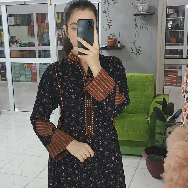 Türkmen fasonlar pombarh fasonlar Fasonlar 2025 fasonlar fason moda modalar Bezen bezen Türkmen fasonlar 2026 Türkmen fasonlar 2025 Türkmen fasonlar 2024 Türkmen fasonlar 2023 turkmenistan türkmenistan turkmen türkmen ashgabat  asgabat aşgabat balkan mary lebap dashoguz dasoguz daşoguz pombarh ponbarhat gulyupek gülýüpek stapel ştapel Gralan Çüýdeşen Abaýa Gadymy Krep Gurultaý 	Keteni Ýüpek Şifon Gipýur Lyon Welwet Atlas Kaşemir Streýç Suzana Ştapel Gülýüpek Pombarh Ýupka Gursakça Aksesuarlar Palto Penjek Okuw eşik Fata Sport eşik Uniforma Nakidka Öýme Şarf kompýuter ýaka ýaglyk Arenda köýnek 2nji el köýnek Taýyn köýnek Matalar Milli lybas milli lybaslar Toý köýnek Toý köýnekler toy koynek toy koynekler gundelik koynekler Gündelik	 
 köýnekler fata koynek Modern taze fason Eskiz koynektm turkmenkoynek türkmenkoynek fason moda moda fasonlar Iş eşik el iş	sada	ýakaly ýakasyz	keşdeli biserli	ýeňli giň nagyşly ýüregi açyk stoýka ýaka ýanly kombinasiýa 	zerli üsti aşak guşakly seçekli gysga ýeňli Ştapel Gündelik sada, ýakaly, ýeňli, giň 17-25 Goýy-goňur yaz, tomus, guyz, gysh Taýyn köýnek