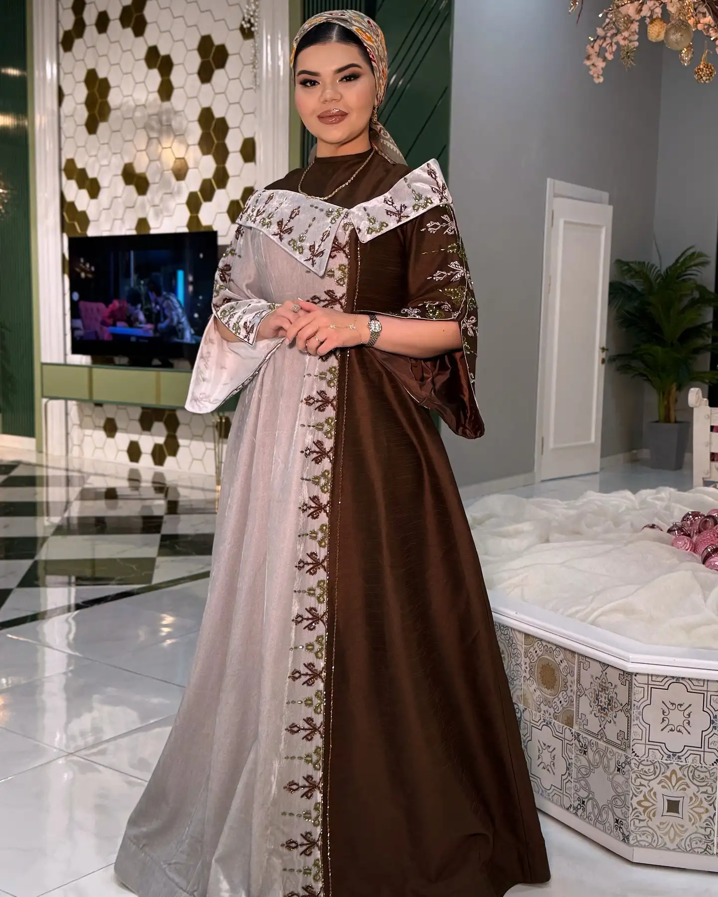 Türkmen fasonlar pombarh fasonlar Fasonlar 2025 fasonlar fason moda modalar Bezen bezen Türkmen fasonlar 2026 Türkmen fasonlar 2025 Türkmen fasonlar 2024 Türkmen fasonlar 2023 turkmenistan türkmenistan turkmen türkmen ashgabat  asgabat aşgabat balkan mary lebap dashoguz dasoguz daşoguz pombarh ponbarhat gulyupek gülýüpek stapel ştapel Gralan Çüýdeşen Abaýa Gadymy Krep Gurultaý 	Keteni Ýüpek Şifon Gipýur Lyon Welwet Atlas Kaşemir Streýç Suzana Ştapel Gülýüpek Pombarh Ýupka Gursakça Aksesuarlar Palto Penjek Okuw eşik Fata Sport eşik Uniforma Nakidka Öýme Şarf kompýuter ýaka ýaglyk Arenda köýnek 2nji el köýnek Taýyn köýnek Matalar Milli lybas milli lybaslar Toý köýnek Toý köýnekler toy koynek toy koynekler gundelik koynekler Gündelik	 
 köýnekler fata koynek Modern taze fason Eskiz koynektm turkmenkoynek türkmenkoynek fason moda moda fasonlar Iş eşik el iş	sada	ýakaly ýakasyz	keşdeli biserli	ýeňli giň nagyşly ýüregi açyk stoýka ýaka ýanly kombinasiýa 	zerli üsti aşak guşakly seçekli gysga ýeňli Panbarhat (Pombarh) Toý köýnek, Milli lybas el iş, keşdeli, gysga ýeňli, nagyşly 17-25, 26-35 Bežewyý, Goňur