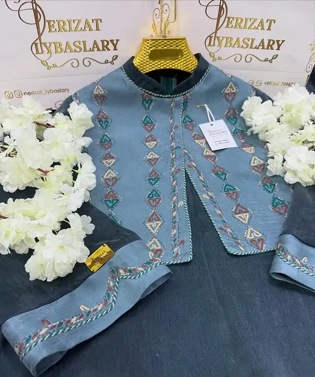 Türkmen fasonlar pombarh fasonlar Fasonlar 2025 fasonlar fason moda modalar Bezen bezen Türkmen fasonlar 2026 Türkmen fasonlar 2025 Türkmen fasonlar 2024 Türkmen fasonlar 2023 turkmenistan türkmenistan turkmen türkmen ashgabat  asgabat aşgabat balkan mary lebap dashoguz dasoguz daşoguz pombarh ponbarhat gulyupek gülýüpek stapel ştapel Gralan Çüýdeşen Abaýa Gadymy Krep Gurultaý 	Keteni Ýüpek Şifon Gipýur Lyon Welwet Atlas Kaşemir Streýç Suzana Ştapel Gülýüpek Pombarh Ýupka Gursakça Aksesuarlar Palto Penjek Okuw eşik Fata Sport eşik Uniforma Nakidka Öýme Şarf kompýuter ýaka ýaglyk Arenda köýnek 2nji el köýnek Taýyn köýnek Matalar Milli lybas milli lybaslar Toý köýnek Toý köýnekler toy koynek toy koynekler gundelik koynekler Gündelik	 
 köýnekler fata koynek Modern taze fason Eskiz koynektm turkmenkoynek türkmenkoynek fason moda moda fasonlar Iş eşik el iş	sada	ýakaly ýakasyz	keşdeli biserli	ýeňli giň nagyşly ýüregi açyk stoýka ýaka ýanly kombinasiýa 	zerli üsti aşak guşakly seçekli gysga ýeňli 