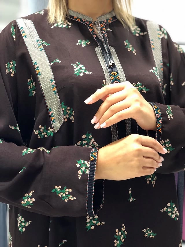 Türkmen fasonlar pombarh fasonlar Fasonlar 2025 fasonlar fason moda modalar Bezen bezen Türkmen fasonlar 2026 Türkmen fasonlar 2025 Türkmen fasonlar 2024 Türkmen fasonlar 2023 turkmenistan türkmenistan turkmen türkmen ashgabat  asgabat aşgabat balkan mary lebap dashoguz dasoguz daşoguz pombarh ponbarhat gulyupek gülýüpek stapel ştapel Gralan Çüýdeşen Abaýa Gadymy Krep Gurultaý 	Keteni Ýüpek Şifon Gipýur Lyon Welwet Atlas Kaşemir Streýç Suzana Ştapel Gülýüpek Pombarh Ýupka Gursakça Aksesuarlar Palto Penjek Okuw eşik Fata Sport eşik Uniforma Nakidka Öýme Şarf kompýuter ýaka ýaglyk Arenda köýnek 2nji el köýnek Taýyn köýnek Matalar Milli lybas milli lybaslar Toý köýnek Toý köýnekler toy koynek toy koynekler gundelik koynekler Gündelik	 
 köýnekler fata koynek Modern taze fason Eskiz koynektm turkmenkoynek türkmenkoynek fason moda moda fasonlar Iş eşik el iş	sada	ýakaly ýakasyz	keşdeli biserli	ýeňli giň nagyşly ýüregi açyk stoýka ýaka ýanly kombinasiýa 	zerli üsti aşak guşakly seçekli gysga ýeňli Ştapel Gündelik el iş, ýakaly, ýanly, ýeňli, giň 17-25, 26-35 Goýy-goňur tomus