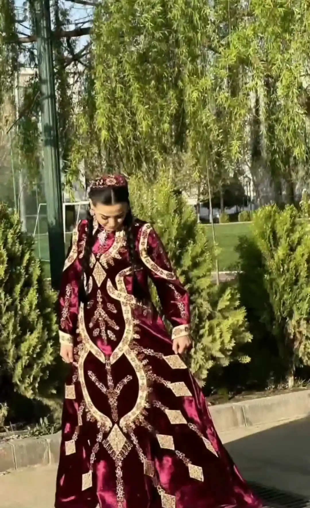 Türkmen fasonlar pombarh fasonlar Fasonlar 2025 fasonlar fason moda modalar Bezen bezen Türkmen fasonlar 2026 Türkmen fasonlar 2025 Türkmen fasonlar 2024 Türkmen fasonlar 2023 turkmenistan türkmenistan turkmen türkmen ashgabat  asgabat aşgabat balkan mary lebap dashoguz dasoguz daşoguz pombarh ponbarhat gulyupek gülýüpek stapel ştapel Gralan Çüýdeşen Abaýa Gadymy Krep Gurultaý 	Keteni Ýüpek Şifon Gipýur Lyon Welwet Atlas Kaşemir Streýç Suzana Ştapel Gülýüpek Pombarh Ýupka Gursakça Aksesuarlar Palto Penjek Okuw eşik Fata Sport eşik Uniforma Nakidka Öýme Şarf kompýuter ýaka ýaglyk Arenda köýnek 2nji el köýnek Taýyn köýnek Matalar Milli lybas milli lybaslar Toý köýnek Toý köýnekler toy koynek toy koynekler gundelik koynekler Gündelik	 
 köýnekler fata koynek Modern taze fason Eskiz koynektm turkmenkoynek türkmenkoynek fason moda moda fasonlar Iş eşik el iş	sada	ýakaly ýakasyz	keşdeli biserli	ýeňli giň nagyşly ýüregi açyk stoýka ýaka ýanly kombinasiýa 	zerli üsti aşak guşakly seçekli gysga ýeňli Panbarhat (Pombarh), Ýüpek, Keteni Toý köýnek el iş, ýakasyz, ýeňli, giň, kombinasiýa, nagyşly 17-25, 26-35