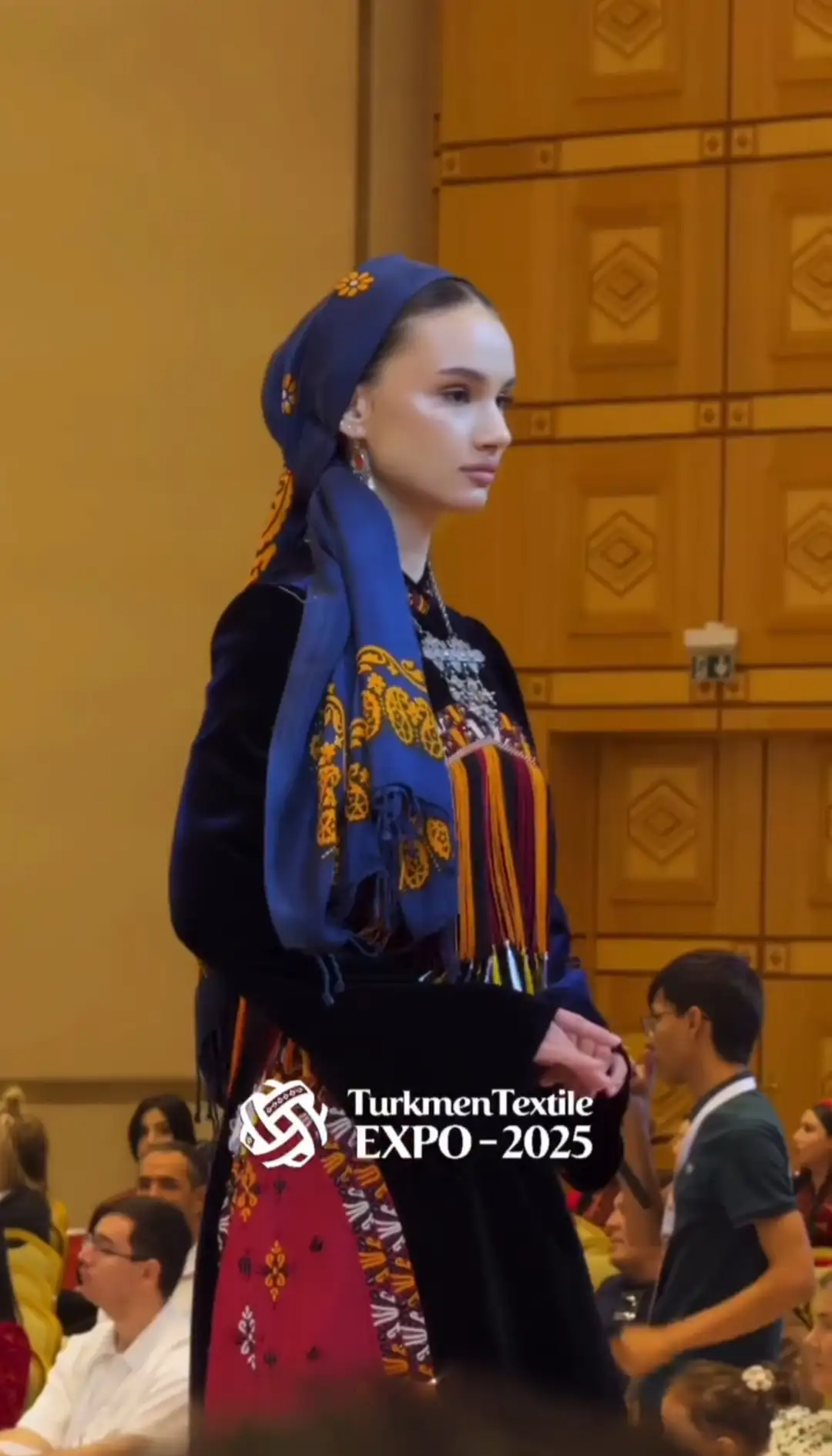 Türkmen fasonlar pombarh fasonlar Fasonlar 2025 fasonlar fason moda modalar Bezen bezen Türkmen fasonlar 2026 Türkmen fasonlar 2025 Türkmen fasonlar 2024 Türkmen fasonlar 2023 turkmenistan türkmenistan turkmen türkmen ashgabat  asgabat aşgabat balkan mary lebap dashoguz dasoguz daşoguz pombarh ponbarhat gulyupek gülýüpek stapel ştapel Gralan Çüýdeşen Abaýa Gadymy Krep Gurultaý 	Keteni Ýüpek Şifon Gipýur Lyon Welwet Atlas Kaşemir Streýç Suzana Ştapel Gülýüpek Pombarh Ýupka Gursakça Aksesuarlar Palto Penjek Okuw eşik Fata Sport eşik Uniforma Nakidka Öýme Şarf kompýuter ýaka ýaglyk Arenda köýnek 2nji el köýnek Taýyn köýnek Matalar Milli lybas milli lybaslar Toý köýnek Toý köýnekler toy koynek toy koynekler gundelik koynekler Gündelik	 
 köýnekler fata koynek Modern taze fason Eskiz koynektm turkmenkoynek türkmenkoynek fason moda moda fasonlar Iş eşik el iş	sada	ýakaly ýakasyz	keşdeli biserli	ýeňli giň nagyşly ýüregi açyk stoýka ýaka ýanly kombinasiýa 	zerli üsti aşak guşakly seçekli gysga ýeňli Panbarhat (Pombarh) Modern TürkmenTextile Expo 2025 26-35 Gara, Goýy-gök yaz, gysh