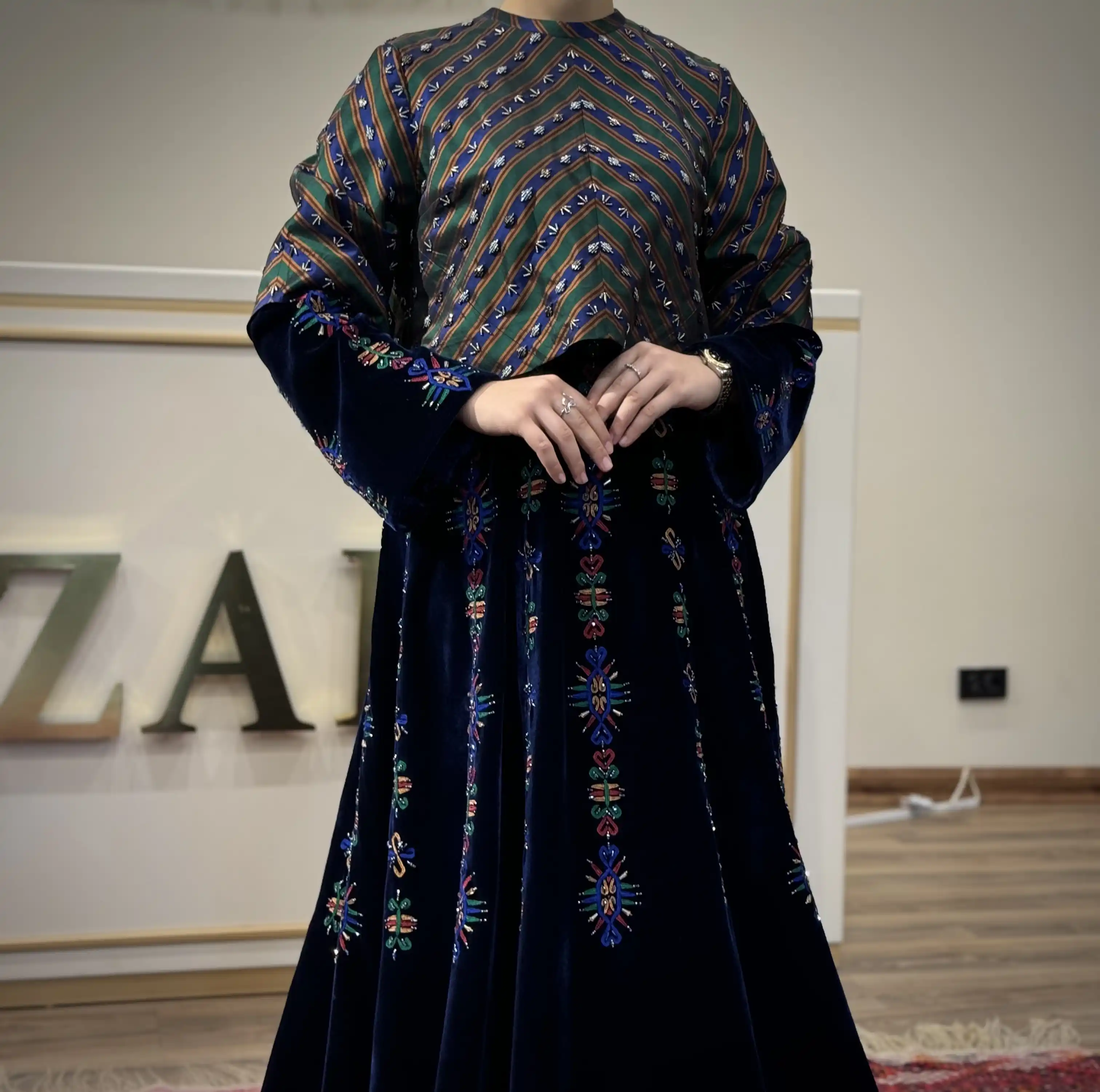 Türkmen fasonlar pombarh fasonlar Fasonlar 2025 fasonlar fason moda modalar Bezen bezen Türkmen fasonlar 2026 Türkmen fasonlar 2025 Türkmen fasonlar 2024 Türkmen fasonlar 2023 turkmenistan türkmenistan turkmen türkmen ashgabat  asgabat aşgabat balkan mary lebap dashoguz dasoguz daşoguz pombarh ponbarhat gulyupek gülýüpek stapel ştapel Gralan Çüýdeşen Abaýa Gadymy Krep Gurultaý 	Keteni Ýüpek Şifon Gipýur Lyon Welwet Atlas Kaşemir Streýç Suzana Ştapel Gülýüpek Pombarh Ýupka Gursakça Aksesuarlar Palto Penjek Okuw eşik Fata Sport eşik Uniforma Nakidka Öýme Şarf kompýuter ýaka ýaglyk Arenda köýnek 2nji el köýnek Taýyn köýnek Matalar Milli lybas milli lybaslar Toý köýnek Toý köýnekler toy koynek toy koynekler gundelik koynekler Gündelik	 
 köýnekler fata koynek Modern taze fason Eskiz koynektm turkmenkoynek türkmenkoynek fason moda moda fasonlar Iş eşik el iş	sada	ýakaly ýakasyz	keşdeli biserli	ýeňli giň nagyşly ýüregi açyk stoýka ýaka ýanly kombinasiýa 	zerli üsti aşak guşakly seçekli gysga ýeňli 