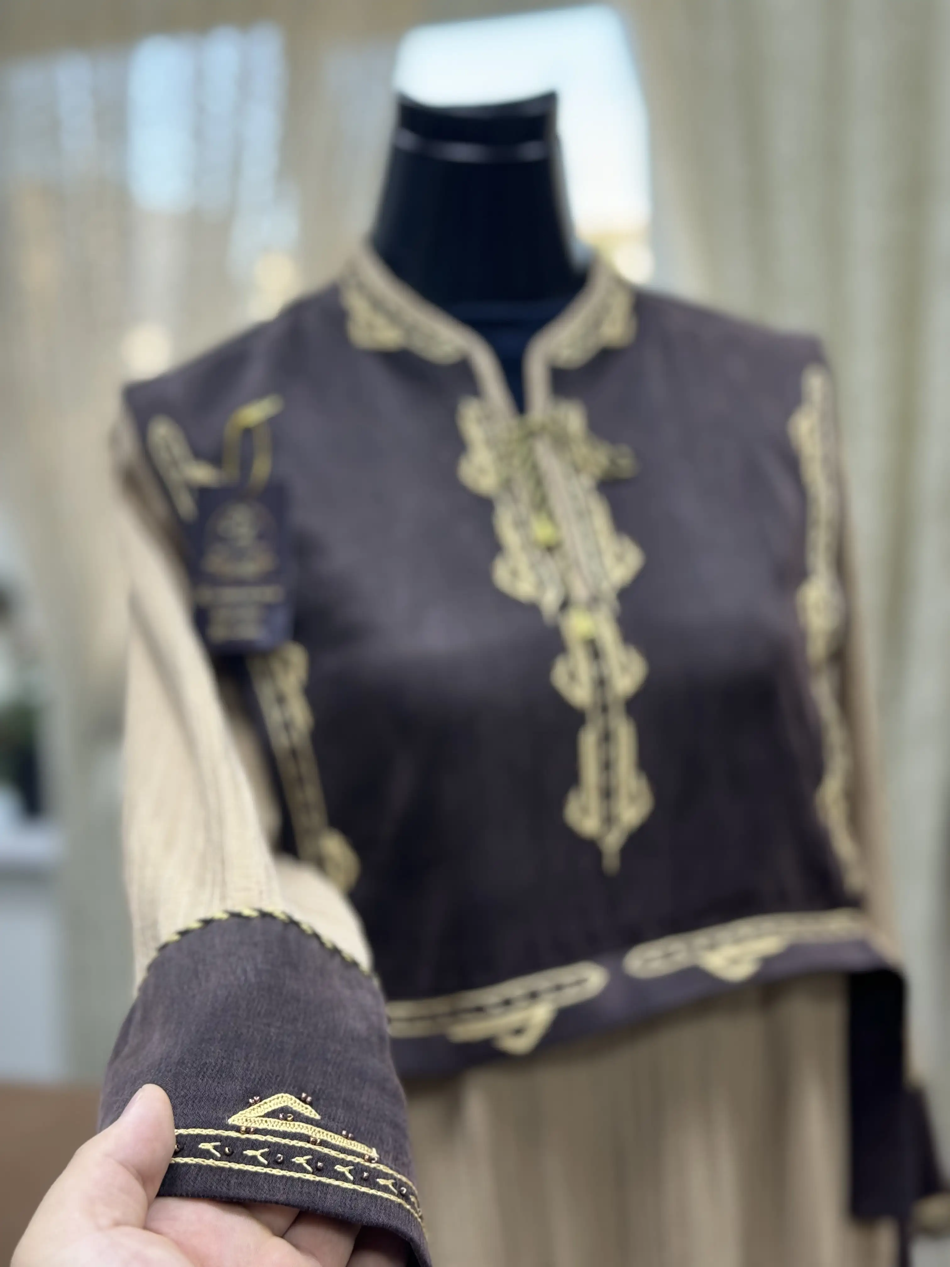 Türkmen fasonlar pombarh fasonlar Fasonlar 2025 fasonlar fason moda modalar Bezen bezen Türkmen fasonlar 2026 Türkmen fasonlar 2025 Türkmen fasonlar 2024 Türkmen fasonlar 2023 turkmenistan türkmenistan turkmen türkmen ashgabat  asgabat aşgabat balkan mary lebap dashoguz dasoguz daşoguz pombarh ponbarhat gulyupek gülýüpek stapel ştapel Gralan Çüýdeşen Abaýa Gadymy Krep Gurultaý 	Keteni Ýüpek Şifon Gipýur Lyon Welwet Atlas Kaşemir Streýç Suzana Ştapel Gülýüpek Pombarh Ýupka Gursakça Aksesuarlar Palto Penjek Okuw eşik Fata Sport eşik Uniforma Nakidka Öýme Şarf kompýuter ýaka ýaglyk Arenda köýnek 2nji el köýnek Taýyn köýnek Matalar Milli lybas milli lybaslar Toý köýnek Toý köýnekler toy koynek toy koynekler gundelik koynekler Gündelik	 
 köýnekler fata koynek Modern taze fason Eskiz koynektm turkmenkoynek türkmenkoynek fason moda moda fasonlar Iş eşik el iş	sada	ýakaly ýakasyz	keşdeli biserli	ýeňli giň nagyşly ýüregi açyk stoýka ýaka ýanly kombinasiýa 	zerli üsti aşak guşakly seçekli gysga ýeňli Lyon Toý köýnek, Gündelik el iş, sada, ýakaly, ýeňli, giň 17-25, 26-35 Gök, Wizon, Gülgüne, Benewşe, Mämişi