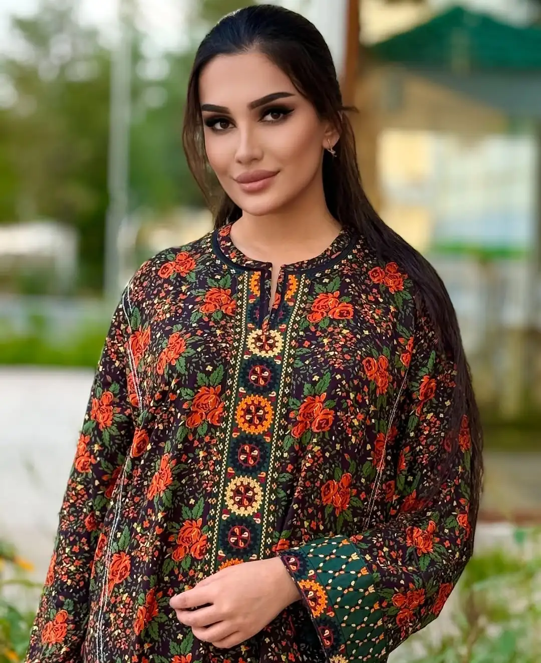 Türkmen fasonlar pombarh fasonlar Fasonlar 2025 fasonlar fason moda modalar Bezen bezen Türkmen fasonlar 2026 Türkmen fasonlar 2025 Türkmen fasonlar 2024 Türkmen fasonlar 2023 turkmenistan türkmenistan turkmen türkmen ashgabat  asgabat aşgabat balkan mary lebap dashoguz dasoguz daşoguz pombarh ponbarhat gulyupek gülýüpek stapel ştapel Gralan Çüýdeşen Abaýa Gadymy Krep Gurultaý 	Keteni Ýüpek Şifon Gipýur Lyon Welwet Atlas Kaşemir Streýç Suzana Ştapel Gülýüpek Pombarh Ýupka Gursakça Aksesuarlar Palto Penjek Okuw eşik Fata Sport eşik Uniforma Nakidka Öýme Şarf kompýuter ýaka ýaglyk Arenda köýnek 2nji el köýnek Taýyn köýnek Matalar Milli lybas milli lybaslar Toý köýnek Toý köýnekler toy koynek toy koynekler gundelik koynekler Gündelik	 
 köýnekler fata koynek Modern taze fason Eskiz koynektm turkmenkoynek türkmenkoynek fason moda moda fasonlar Iş eşik el iş	sada	ýakaly ýakasyz	keşdeli biserli	ýeňli giň nagyşly ýüregi açyk stoýka ýaka ýanly kombinasiýa 	zerli üsti aşak guşakly seçekli gysga ýeňli Ştapel, Gadymy Gündelik el iş, keşdeli, ýakaly, ýeňli, giň 17-25, 26-35 Gara, Gyzyl, Goýy-ýaşyl yaz, tomus, guyz Taýyn köýnek