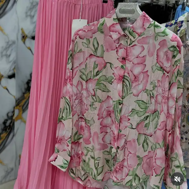 Türkmen fasonlar pombarh fasonlar Fasonlar 2025 fasonlar fason moda modalar Bezen bezen Türkmen fasonlar 2026 Türkmen fasonlar 2025 Türkmen fasonlar 2024 Türkmen fasonlar 2023 turkmenistan türkmenistan turkmen türkmen ashgabat  asgabat aşgabat balkan mary lebap dashoguz dasoguz daşoguz pombarh ponbarhat gulyupek gülýüpek stapel ştapel Gralan Çüýdeşen Abaýa Gadymy Krep Gurultaý 	Keteni Ýüpek Şifon Gipýur Lyon Welwet Atlas Kaşemir Streýç Suzana Ştapel Gülýüpek Pombarh Ýupka Gursakça Aksesuarlar Palto Penjek Okuw eşik Fata Sport eşik Uniforma Nakidka Öýme Şarf kompýuter ýaka ýaglyk Arenda köýnek 2nji el köýnek Taýyn köýnek Matalar Milli lybas milli lybaslar Toý köýnek Toý köýnekler toy koynek toy koynekler gundelik koynekler Gündelik	 
 köýnekler fata koynek Modern taze fason Eskiz koynektm turkmenkoynek türkmenkoynek fason moda moda fasonlar Iş eşik el iş	sada	ýakaly ýakasyz	keşdeli biserli	ýeňli giň nagyşly ýüregi açyk stoýka ýaka ýanly kombinasiýa 	zerli üsti aşak guşakly seçekli gysga ýeňli Gündelik ýeňli, giň, üsti aşak 17-25, 26-35 Gülgüne yaz, tomus, guyz Taýyn köýnek