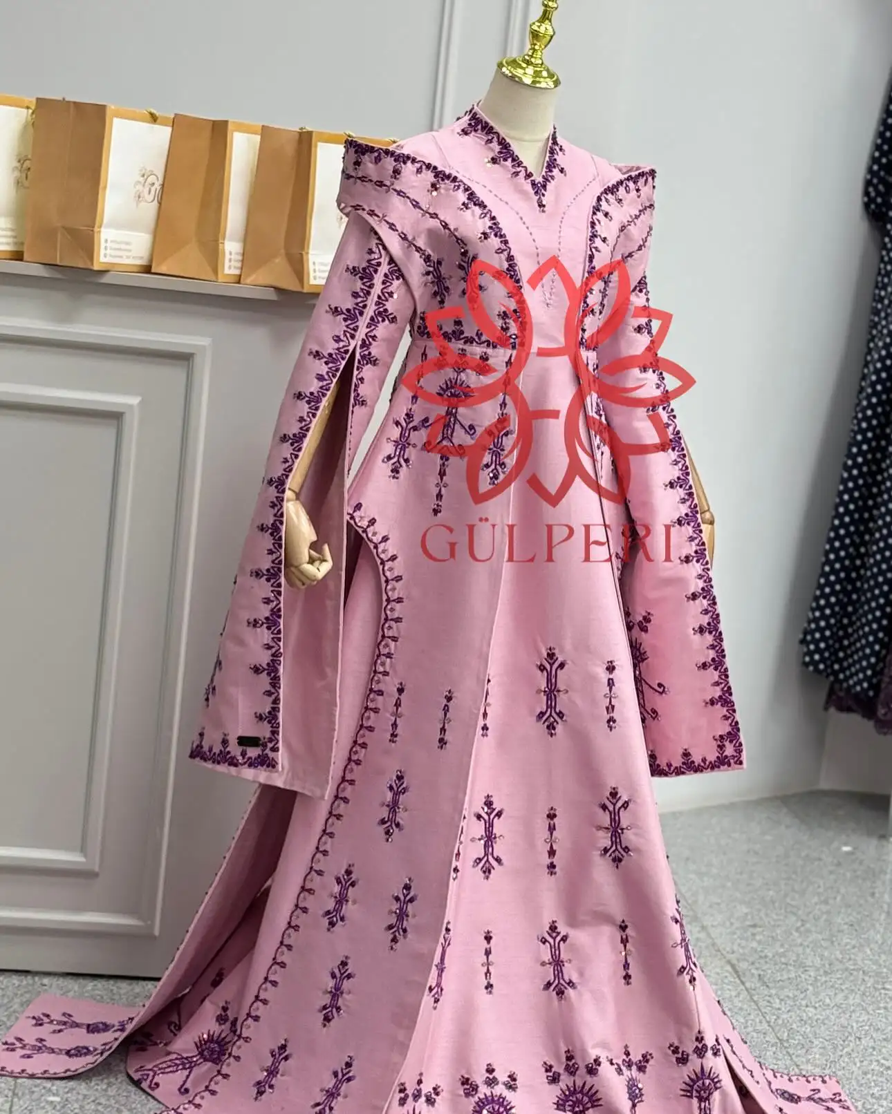 Türkmen fasonlar pombarh fasonlar Fasonlar 2025 fasonlar fason moda modalar Bezen bezen Türkmen fasonlar 2026 Türkmen fasonlar 2025 Türkmen fasonlar 2024 Türkmen fasonlar 2023 turkmenistan türkmenistan turkmen türkmen ashgabat  asgabat aşgabat balkan mary lebap dashoguz dasoguz daşoguz pombarh ponbarhat gulyupek gülýüpek stapel ştapel Gralan Çüýdeşen Abaýa Gadymy Krep Gurultaý 	Keteni Ýüpek Şifon Gipýur Lyon Welwet Atlas Kaşemir Streýç Suzana Ştapel Gülýüpek Pombarh Ýupka Gursakça Aksesuarlar Palto Penjek Okuw eşik Fata Sport eşik Uniforma Nakidka Öýme Şarf kompýuter ýaka ýaglyk Arenda köýnek 2nji el köýnek Taýyn köýnek Matalar Milli lybas milli lybaslar Toý köýnek Toý köýnekler toy koynek toy koynekler gundelik koynekler Gündelik	 
 köýnekler fata koynek Modern taze fason Eskiz koynektm turkmenkoynek türkmenkoynek fason moda moda fasonlar Iş eşik el iş	sada	ýakaly ýakasyz	keşdeli biserli	ýeňli giň nagyşly ýüregi açyk stoýka ýaka ýanly kombinasiýa 	zerli üsti aşak guşakly seçekli gysga ýeňli Lyon Toý köýnek el iş, keşdeli, ýakasyz, giň, nagyşly 17-25, 26-35 Gülgüne guyz