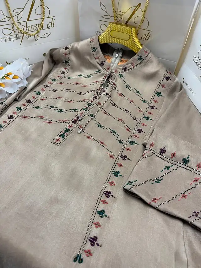 Türkmen fasonlar pombarh fasonlar Fasonlar 2025 fasonlar fason moda modalar Bezen bezen Türkmen fasonlar 2026 Türkmen fasonlar 2025 Türkmen fasonlar 2024 Türkmen fasonlar 2023 turkmenistan türkmenistan turkmen türkmen ashgabat  asgabat aşgabat balkan mary lebap dashoguz dasoguz daşoguz pombarh ponbarhat gulyupek gülýüpek stapel ştapel Gralan Çüýdeşen Abaýa Gadymy Krep Gurultaý 	Keteni Ýüpek Şifon Gipýur Lyon Welwet Atlas Kaşemir Streýç Suzana Ştapel Gülýüpek Pombarh Ýupka Gursakça Aksesuarlar Palto Penjek Okuw eşik Fata Sport eşik Uniforma Nakidka Öýme Şarf kompýuter ýaka ýaglyk Arenda köýnek 2nji el köýnek Taýyn köýnek Matalar Milli lybas milli lybaslar Toý köýnek Toý köýnekler toy koynek toy koynekler gundelik koynekler Gündelik	 
 köýnekler fata koynek Modern taze fason Eskiz koynektm turkmenkoynek türkmenkoynek fason moda moda fasonlar Iş eşik el iş	sada	ýakaly ýakasyz	keşdeli biserli	ýeňli giň nagyşly ýüregi açyk stoýka ýaka ýanly kombinasiýa 	zerli üsti aşak guşakly seçekli gysga ýeňli 