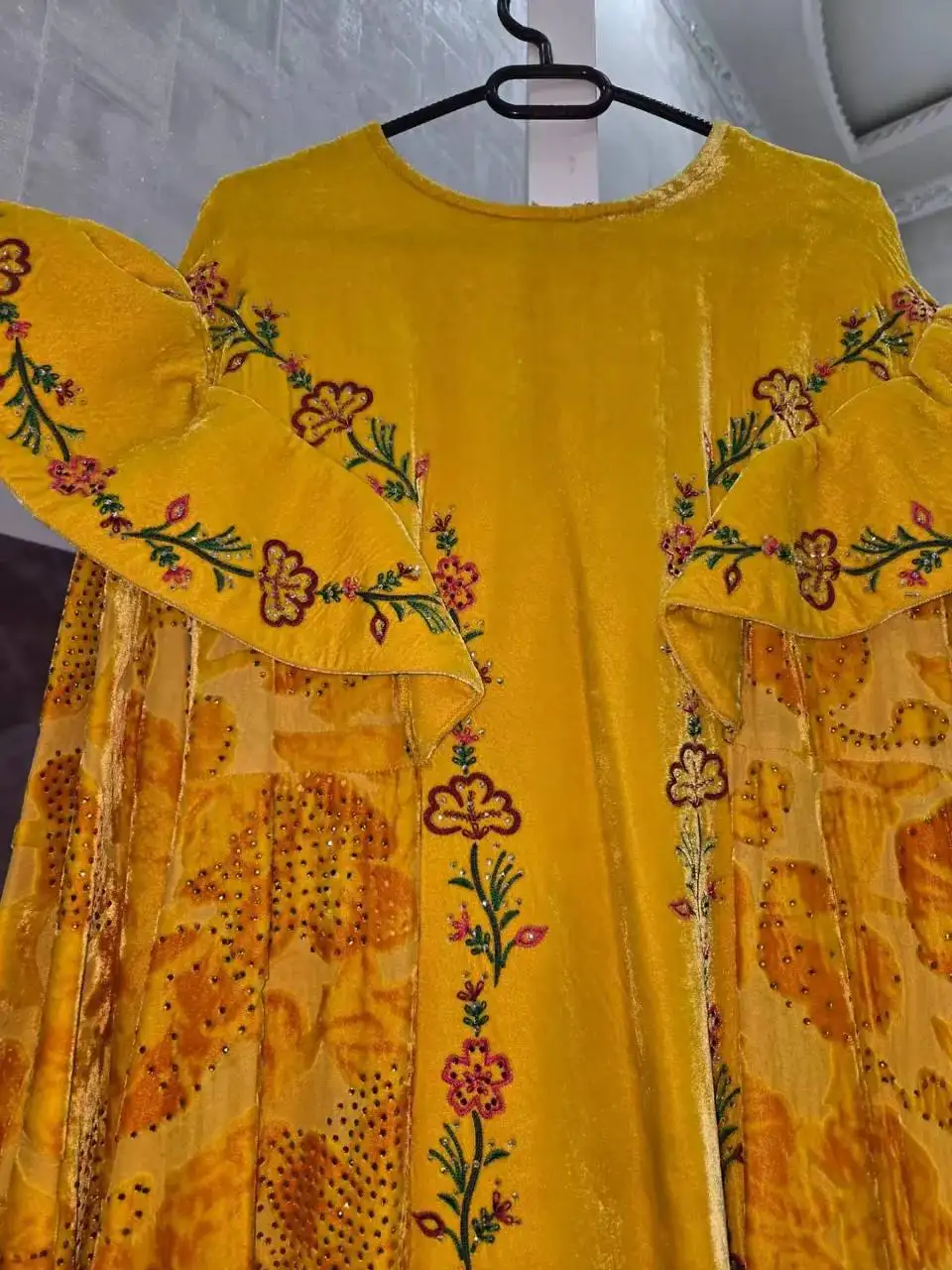 Türkmen fasonlar pombarh fasonlar Fasonlar 2025 fasonlar fason moda modalar Bezen bezen Türkmen fasonlar 2026 Türkmen fasonlar 2025 Türkmen fasonlar 2024 Türkmen fasonlar 2023 turkmenistan türkmenistan turkmen türkmen ashgabat  asgabat aşgabat balkan mary lebap dashoguz dasoguz daşoguz pombarh ponbarhat gulyupek gülýüpek stapel ştapel Gralan Çüýdeşen Abaýa Gadymy Krep Gurultaý 	Keteni Ýüpek Şifon Gipýur Lyon Welwet Atlas Kaşemir Streýç Suzana Ştapel Gülýüpek Pombarh Ýupka Gursakça Aksesuarlar Palto Penjek Okuw eşik Fata Sport eşik Uniforma Nakidka Öýme Şarf kompýuter ýaka ýaglyk Arenda köýnek 2nji el köýnek Taýyn köýnek Matalar Milli lybas milli lybaslar Toý köýnek Toý köýnekler toy koynek toy koynekler gundelik koynekler Gündelik	 
 köýnekler fata koynek Modern taze fason Eskiz koynektm turkmenkoynek türkmenkoynek fason moda moda fasonlar Iş eşik el iş	sada	ýakaly ýakasyz	keşdeli biserli	ýeňli giň nagyşly ýüregi açyk stoýka ýaka ýanly kombinasiýa 	zerli üsti aşak guşakly seçekli gysga ýeňli Panbarhat (Pombarh), Tulky Toý köýnek el iş, ýakasyz, ýeňli, giň, kombinasiýa, gaş, el ýaka, gaýma 17-25, 26-35 Sary yaz, tomus, guyz, gysh 2nji el