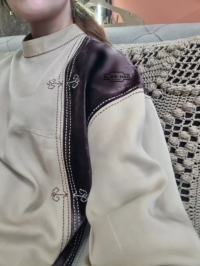 Türkmen fasonlar pombarh fasonlar Fasonlar 2025 fasonlar fason moda modalar Bezen bezen Türkmen fasonlar 2026 Türkmen fasonlar 2025 Türkmen fasonlar 2024 Türkmen fasonlar 2023 turkmenistan türkmenistan turkmen türkmen ashgabat  asgabat aşgabat balkan mary lebap dashoguz dasoguz daşoguz pombarh ponbarhat gulyupek gülýüpek stapel ştapel Gralan Çüýdeşen Abaýa Gadymy Krep Gurultaý 	Keteni Ýüpek Şifon Gipýur Lyon Welwet Atlas Kaşemir Streýç Suzana Ştapel Gülýüpek Pombarh Ýupka Gursakça Aksesuarlar Palto Penjek Okuw eşik Fata Sport eşik Uniforma Nakidka Öýme Şarf kompýuter ýaka ýaglyk Arenda köýnek 2nji el köýnek Taýyn köýnek Matalar Milli lybas milli lybaslar Toý köýnek Toý köýnekler toy koynek toy koynekler gundelik koynekler Gündelik	 
 köýnekler fata koynek Modern taze fason Eskiz koynektm turkmenkoynek türkmenkoynek fason moda moda fasonlar Iş eşik el iş	sada	ýakaly ýakasyz	keşdeli biserli	ýeňli giň nagyşly ýüregi açyk stoýka ýaka ýanly kombinasiýa 	zerli üsti aşak guşakly seçekli gysga ýeňli Ştapel   17-25, 26-35, 35+ Bežewyý, Goýy-goňur yaz, guyz