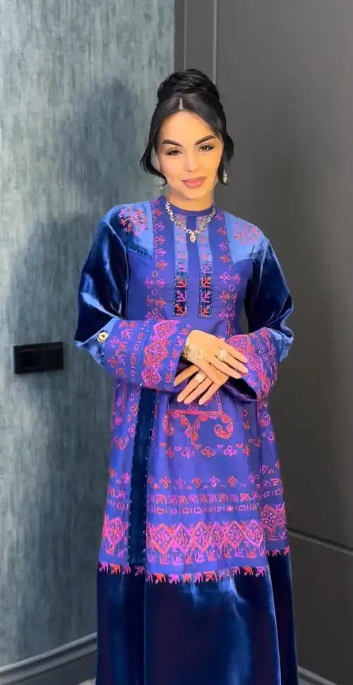 Türkmen fasonlar pombarh fasonlar Fasonlar 2025 fasonlar fason moda modalar Bezen bezen Türkmen fasonlar 2026 Türkmen fasonlar 2025 Türkmen fasonlar 2024 Türkmen fasonlar 2023 turkmenistan türkmenistan turkmen türkmen ashgabat  asgabat aşgabat balkan mary lebap dashoguz dasoguz daşoguz pombarh ponbarhat gulyupek gülýüpek stapel ştapel Gralan Çüýdeşen Abaýa Gadymy Krep Gurultaý 	Keteni Ýüpek Şifon Gipýur Lyon Welwet Atlas Kaşemir Streýç Suzana Ştapel Gülýüpek Pombarh Ýupka Gursakça Aksesuarlar Palto Penjek Okuw eşik Fata Sport eşik Uniforma Nakidka Öýme Şarf kompýuter ýaka ýaglyk Arenda köýnek 2nji el köýnek Taýyn köýnek Matalar Milli lybas milli lybaslar Toý köýnek Toý köýnekler toy koynek toy koynekler gundelik koynekler Gündelik	 
 köýnekler fata koynek Modern taze fason Eskiz koynektm turkmenkoynek türkmenkoynek fason moda moda fasonlar Iş eşik el iş	sada	ýakaly ýakasyz	keşdeli biserli	ýeňli giň nagyşly ýüregi açyk stoýka ýaka ýanly kombinasiýa 	zerli üsti aşak guşakly seçekli gysga ýeňli Panbarhat (Pombarh) Toý köýnek el iş, keşdeli, ýakasyz, ýeňli, giň 17-25, 26-35 Benewşe, Goýy-gök yaz, guyz, gysh