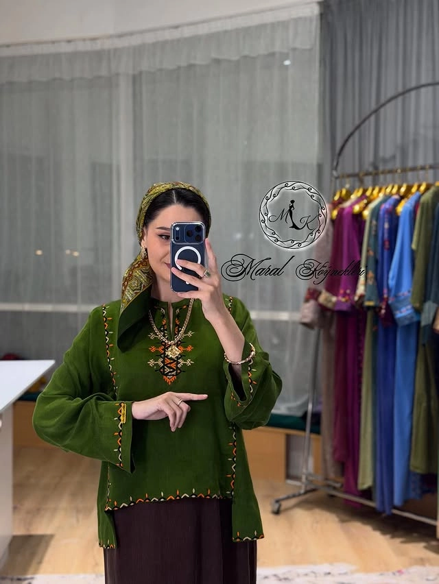 Türkmen fasonlar pombarh fasonlar Fasonlar 2025 fasonlar fason moda modalar Bezen bezen Türkmen fasonlar 2026 Türkmen fasonlar 2025 Türkmen fasonlar 2024 Türkmen fasonlar 2023 turkmenistan türkmenistan turkmen türkmen ashgabat  asgabat aşgabat balkan mary lebap dashoguz dasoguz daşoguz pombarh ponbarhat gulyupek gülýüpek stapel ştapel Gralan Çüýdeşen Abaýa Gadymy Krep Gurultaý 	Keteni Ýüpek Şifon Gipýur Lyon Welwet Atlas Kaşemir Streýç Suzana Ştapel Gülýüpek Pombarh Ýupka Gursakça Aksesuarlar Palto Penjek Okuw eşik Fata Sport eşik Uniforma Nakidka Öýme Şarf kompýuter ýaka ýaglyk Arenda köýnek 2nji el köýnek Taýyn köýnek Matalar Milli lybas milli lybaslar Toý köýnek Toý köýnekler toy koynek toy koynekler gundelik koynekler Gündelik	 
 köýnekler fata koynek Modern taze fason Eskiz koynektm turkmenkoynek türkmenkoynek fason moda moda fasonlar Iş eşik el iş	sada	ýakaly ýakasyz	keşdeli biserli	ýeňli giň nagyşly ýüregi açyk stoýka ýaka ýanly kombinasiýa 	zerli üsti aşak guşakly seçekli gysga ýeňli 