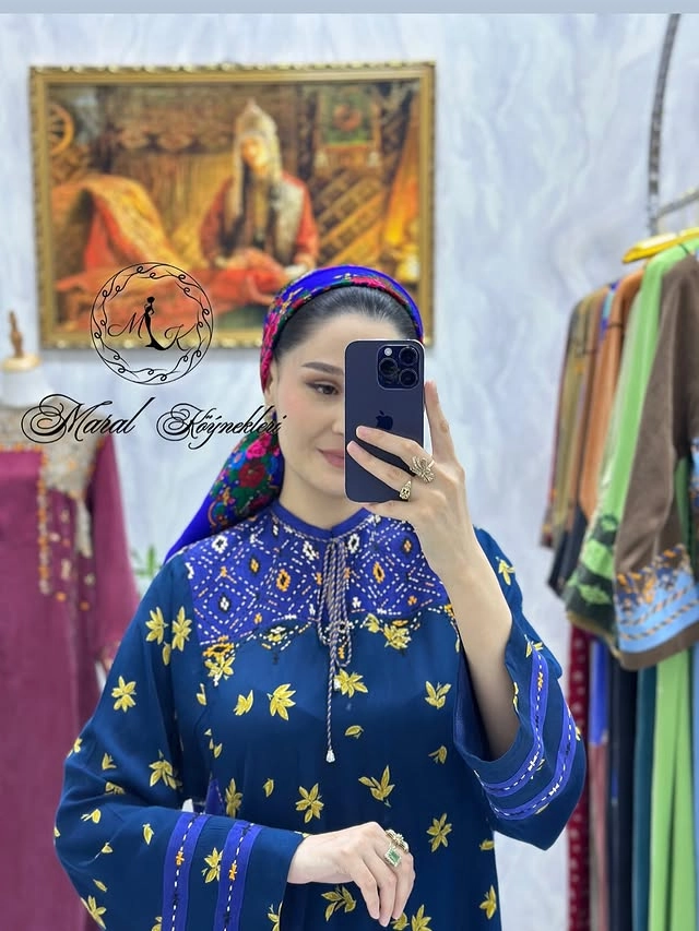 Türkmen fasonlar pombarh fasonlar Fasonlar 2025 fasonlar fason moda modalar Bezen bezen Türkmen fasonlar 2026 Türkmen fasonlar 2025 Türkmen fasonlar 2024 Türkmen fasonlar 2023 turkmenistan türkmenistan turkmen türkmen ashgabat  asgabat aşgabat balkan mary lebap dashoguz dasoguz daşoguz pombarh ponbarhat gulyupek gülýüpek stapel ştapel Gralan Çüýdeşen Abaýa Gadymy Krep Gurultaý 	Keteni Ýüpek Şifon Gipýur Lyon Welwet Atlas Kaşemir Streýç Suzana Ştapel Gülýüpek Pombarh Ýupka Gursakça Aksesuarlar Palto Penjek Okuw eşik Fata Sport eşik Uniforma Nakidka Öýme Şarf kompýuter ýaka ýaglyk Arenda köýnek 2nji el köýnek Taýyn köýnek Matalar Milli lybas milli lybaslar Toý köýnek Toý köýnekler toy koynek toy koynekler gundelik koynekler Gündelik	 
 köýnekler fata koynek Modern taze fason Eskiz koynektm turkmenkoynek türkmenkoynek fason moda moda fasonlar Iş eşik el iş	sada	ýakaly ýakasyz	keşdeli biserli	ýeňli giň nagyşly ýüregi açyk stoýka ýaka ýanly kombinasiýa 	zerli üsti aşak guşakly seçekli gysga ýeňli Ştapel Gündelik el iş, ýakasyz, ýeňli, giň 17-25, 26-35, 35+ Benewşe, Goýy-gök yaz, tomus, guyz