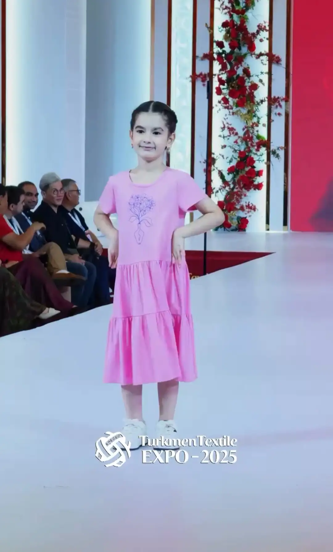 Türkmen fasonlar pombarh fasonlar Fasonlar 2025 fasonlar fason moda modalar Bezen bezen Türkmen fasonlar 2026 Türkmen fasonlar 2025 Türkmen fasonlar 2024 Türkmen fasonlar 2023 turkmenistan türkmenistan turkmen türkmen ashgabat  asgabat aşgabat balkan mary lebap dashoguz dasoguz daşoguz pombarh ponbarhat gulyupek gülýüpek stapel ştapel Gralan Çüýdeşen Abaýa Gadymy Krep Gurultaý 	Keteni Ýüpek Şifon Gipýur Lyon Welwet Atlas Kaşemir Streýç Suzana Ştapel Gülýüpek Pombarh Ýupka Gursakça Aksesuarlar Palto Penjek Okuw eşik Fata Sport eşik Uniforma Nakidka Öýme Şarf kompýuter ýaka ýaglyk Arenda köýnek 2nji el köýnek Taýyn köýnek Matalar Milli lybas milli lybaslar Toý köýnek Toý köýnekler toy koynek toy koynekler gundelik koynekler Gündelik	 
 köýnekler fata koynek Modern taze fason Eskiz koynektm turkmenkoynek türkmenkoynek fason moda moda fasonlar Iş eşik el iş	sada	ýakaly ýakasyz	keşdeli biserli	ýeňli giň nagyşly ýüregi açyk stoýka ýaka ýanly kombinasiýa 	zerli üsti aşak guşakly seçekli gysga ýeňli Modern TürkmenTextile Expo 2025 -12 Gülgüne tomus, guyz