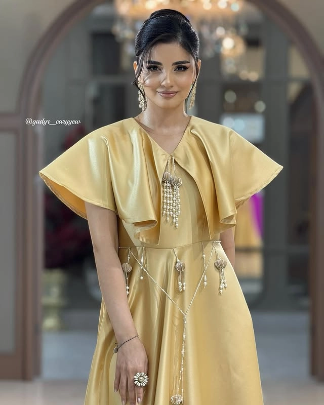 Türkmen fasonlar pombarh fasonlar Fasonlar 2025 fasonlar fason moda modalar Bezen bezen Türkmen fasonlar 2026 Türkmen fasonlar 2025 Türkmen fasonlar 2024 Türkmen fasonlar 2023 turkmenistan türkmenistan turkmen türkmen ashgabat  asgabat aşgabat balkan mary lebap dashoguz dasoguz daşoguz pombarh ponbarhat gulyupek gülýüpek stapel ştapel Gralan Çüýdeşen Abaýa Gadymy Krep Gurultaý 	Keteni Ýüpek Şifon Gipýur Lyon Welwet Atlas Kaşemir Streýç Suzana Ştapel Gülýüpek Pombarh Ýupka Gursakça Aksesuarlar Palto Penjek Okuw eşik Fata Sport eşik Uniforma Nakidka Öýme Şarf kompýuter ýaka ýaglyk Arenda köýnek 2nji el köýnek Taýyn köýnek Matalar Milli lybas milli lybaslar Toý köýnek Toý köýnekler toy koynek toy koynekler gundelik koynekler Gündelik	 
 köýnekler fata koynek Modern taze fason Eskiz koynektm turkmenkoynek türkmenkoynek fason moda moda fasonlar Iş eşik el iş	sada	ýakaly ýakasyz	keşdeli biserli	ýeňli giň nagyşly ýüregi açyk stoýka ýaka ýanly kombinasiýa 	zerli üsti aşak guşakly seçekli gysga ýeňli Lyon Toý köýnek, Modern ýakasyz, ýeňli, giň 17-25, 26-35 Altyn yaz, tomus, guyz