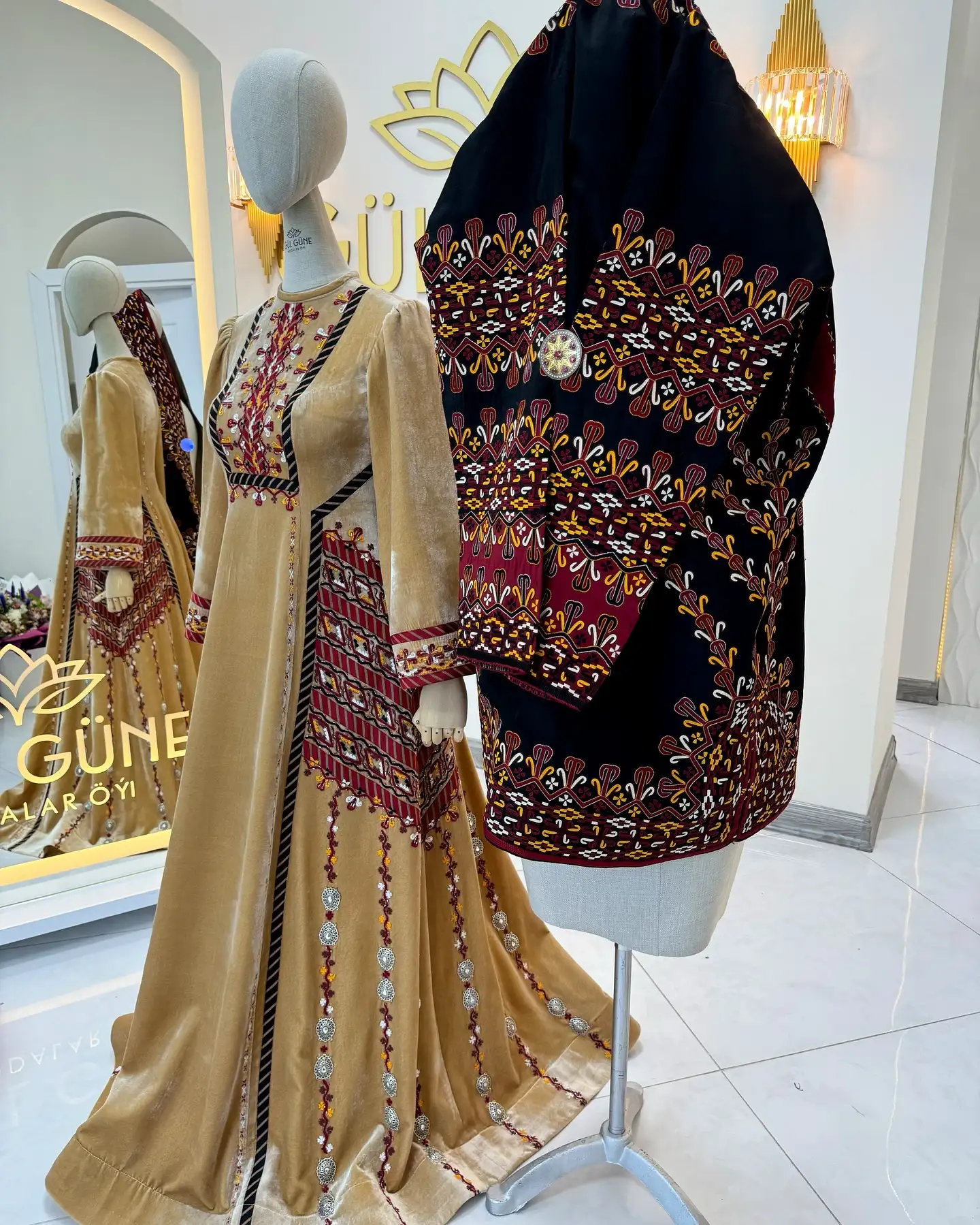 Türkmen fasonlar pombarh fasonlar Fasonlar 2025 fasonlar fason moda modalar Bezen bezen Türkmen fasonlar 2026 Türkmen fasonlar 2025 Türkmen fasonlar 2024 Türkmen fasonlar 2023 turkmenistan türkmenistan turkmen türkmen ashgabat  asgabat aşgabat balkan mary lebap dashoguz dasoguz daşoguz pombarh ponbarhat gulyupek gülýüpek stapel ştapel Gralan Çüýdeşen Abaýa Gadymy Krep Gurultaý 	Keteni Ýüpek Şifon Gipýur Lyon Welwet Atlas Kaşemir Streýç Suzana Ştapel Gülýüpek Pombarh Ýupka Gursakça Aksesuarlar Palto Penjek Okuw eşik Fata Sport eşik Uniforma Nakidka Öýme Şarf kompýuter ýaka ýaglyk Arenda köýnek 2nji el köýnek Taýyn köýnek Matalar Milli lybas milli lybaslar Toý köýnek Toý köýnekler toy koynek toy koynekler gundelik koynekler Gündelik	 
 köýnekler fata koynek Modern taze fason Eskiz koynektm turkmenkoynek türkmenkoynek fason moda moda fasonlar Iş eşik el iş	sada	ýakaly ýakasyz	keşdeli biserli	ýeňli giň nagyşly ýüregi açyk stoýka ýaka ýanly kombinasiýa 	zerli üsti aşak guşakly seçekli gysga ýeňli Panbarhat (Pombarh) Toý köýnek, Milli lybas el iş, ýakaly, ýeňli, nagyşly 17-25, 26-35, 35+ Mämişi