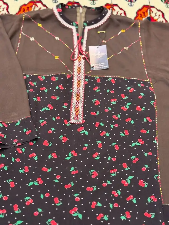 Türkmen fasonlar pombarh fasonlar Fasonlar 2025 fasonlar fason moda modalar Bezen bezen Türkmen fasonlar 2026 Türkmen fasonlar 2025 Türkmen fasonlar 2024 Türkmen fasonlar 2023 turkmenistan türkmenistan turkmen türkmen ashgabat  asgabat aşgabat balkan mary lebap dashoguz dasoguz daşoguz pombarh ponbarhat gulyupek gülýüpek stapel ştapel Gralan Çüýdeşen Abaýa Gadymy Krep Gurultaý 	Keteni Ýüpek Şifon Gipýur Lyon Welwet Atlas Kaşemir Streýç Suzana Ştapel Gülýüpek Pombarh Ýupka Gursakça Aksesuarlar Palto Penjek Okuw eşik Fata Sport eşik Uniforma Nakidka Öýme Şarf kompýuter ýaka ýaglyk Arenda köýnek 2nji el köýnek Taýyn köýnek Matalar Milli lybas milli lybaslar Toý köýnek Toý köýnekler toy koynek toy koynekler gundelik koynekler Gündelik	 
 köýnekler fata koynek Modern taze fason Eskiz koynektm turkmenkoynek türkmenkoynek fason moda moda fasonlar Iş eşik el iş	sada	ýakaly ýakasyz	keşdeli biserli	ýeňli giň nagyşly ýüregi açyk stoýka ýaka ýanly kombinasiýa 	zerli üsti aşak guşakly seçekli gysga ýeňli Ştapel Iş eşik el iş, ýakaly, ýeňli, giň 17-25, 26-35 Goňur yaz, tomus, guyz Taýyn köýnek