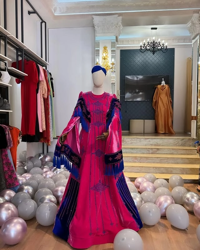 Türkmen fasonlar pombarh fasonlar Fasonlar 2025 fasonlar fason moda modalar Bezen bezen Türkmen fasonlar 2026 Türkmen fasonlar 2025 Türkmen fasonlar 2024 Türkmen fasonlar 2023 turkmenistan türkmenistan turkmen türkmen ashgabat  asgabat aşgabat balkan mary lebap dashoguz dasoguz daşoguz pombarh ponbarhat gulyupek gülýüpek stapel ştapel Gralan Çüýdeşen Abaýa Gadymy Krep Gurultaý 	Keteni Ýüpek Şifon Gipýur Lyon Welwet Atlas Kaşemir Streýç Suzana Ştapel Gülýüpek Pombarh Ýupka Gursakça Aksesuarlar Palto Penjek Okuw eşik Fata Sport eşik Uniforma Nakidka Öýme Şarf kompýuter ýaka ýaglyk Arenda köýnek 2nji el köýnek Taýyn köýnek Matalar Milli lybas milli lybaslar Toý köýnek Toý köýnekler toy koynek toy koynekler gundelik koynekler Gündelik	 
 köýnekler fata koynek Modern taze fason Eskiz koynektm turkmenkoynek türkmenkoynek fason moda moda fasonlar Iş eşik el iş	sada	ýakaly ýakasyz	keşdeli biserli	ýeňli giň nagyşly ýüregi açyk stoýka ýaka ýanly kombinasiýa 	zerli üsti aşak guşakly seçekli gysga ýeňli Ýüpek, Panbarhat (Pombarh) Toý köýnek, Milli lybas el iş, keşdeli, ýakaly, biserli, ýeňli, giň, kombinasiýa, nagyşly, seçekli 26-35, 35+ Goýy-gyzyl, Gyzyl, Mämişi, Goňur, Altyn