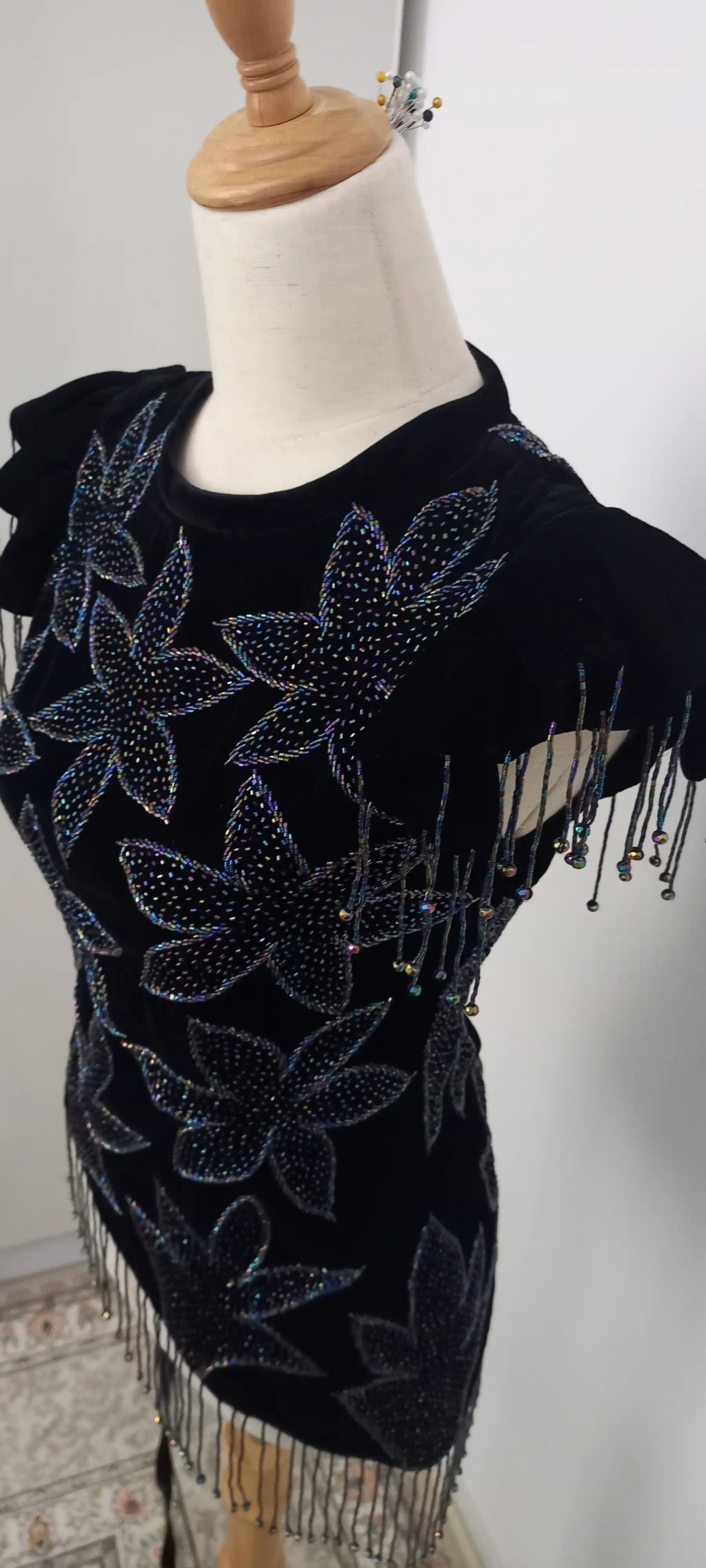 Türkmen fasonlar pombarh fasonlar Fasonlar 2025 fasonlar fason moda modalar Bezen bezen Türkmen fasonlar 2026 Türkmen fasonlar 2025 Türkmen fasonlar 2024 Türkmen fasonlar 2023 turkmenistan türkmenistan turkmen türkmen ashgabat  asgabat aşgabat balkan mary lebap dashoguz dasoguz daşoguz pombarh ponbarhat gulyupek gülýüpek stapel ştapel Gralan Çüýdeşen Abaýa Gadymy Krep Gurultaý 	Keteni Ýüpek Şifon Gipýur Lyon Welwet Atlas Kaşemir Streýç Suzana Ştapel Gülýüpek Pombarh Ýupka Gursakça Aksesuarlar Palto Penjek Okuw eşik Fata Sport eşik Uniforma Nakidka Öýme Şarf kompýuter ýaka ýaglyk Arenda köýnek 2nji el köýnek Taýyn köýnek Matalar Milli lybas milli lybaslar Toý köýnek Toý köýnekler toy koynek toy koynekler gundelik koynekler Gündelik	 
 köýnekler fata koynek Modern taze fason Eskiz koynektm turkmenkoynek türkmenkoynek fason moda moda fasonlar Iş eşik el iş	sada	ýakaly ýakasyz	keşdeli biserli	ýeňli giň nagyşly ýüregi açyk stoýka ýaka ýanly kombinasiýa 	zerli üsti aşak guşakly seçekli gysga ýeňli Panbarhat (Pombarh)  ýakasyz, biserli, gysga ýeňli 17-25, 26-35 Gara yaz, tomus, guyz Nakidka, 2nji el