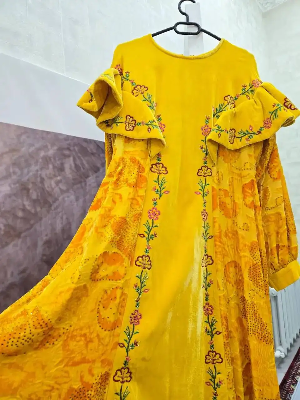 Türkmen fasonlar pombarh fasonlar Fasonlar 2025 fasonlar fason moda modalar Bezen bezen Türkmen fasonlar 2026 Türkmen fasonlar 2025 Türkmen fasonlar 2024 Türkmen fasonlar 2023 turkmenistan türkmenistan turkmen türkmen ashgabat  asgabat aşgabat balkan mary lebap dashoguz dasoguz daşoguz pombarh ponbarhat gulyupek gülýüpek stapel ştapel Gralan Çüýdeşen Abaýa Gadymy Krep Gurultaý 	Keteni Ýüpek Şifon Gipýur Lyon Welwet Atlas Kaşemir Streýç Suzana Ştapel Gülýüpek Pombarh Ýupka Gursakça Aksesuarlar Palto Penjek Okuw eşik Fata Sport eşik Uniforma Nakidka Öýme Şarf kompýuter ýaka ýaglyk Arenda köýnek 2nji el köýnek Taýyn köýnek Matalar Milli lybas milli lybaslar Toý köýnek Toý köýnekler toy koynek toy koynekler gundelik koynekler Gündelik	 
 köýnekler fata koynek Modern taze fason Eskiz koynektm turkmenkoynek türkmenkoynek fason moda moda fasonlar Iş eşik el iş	sada	ýakaly ýakasyz	keşdeli biserli	ýeňli giň nagyşly ýüregi açyk stoýka ýaka ýanly kombinasiýa 	zerli üsti aşak guşakly seçekli gysga ýeňli Panbarhat (Pombarh), Tulky Toý köýnek el iş, ýakasyz, ýeňli, giň, kombinasiýa, gaş, el ýaka, gaýma 17-25, 26-35 Sary yaz, tomus, guyz, gysh 2nji el