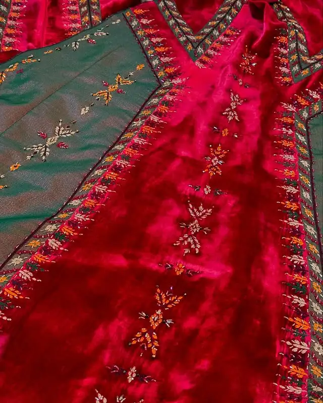 Türkmen fasonlar pombarh fasonlar Fasonlar 2025 fasonlar fason moda modalar Bezen bezen Türkmen fasonlar 2026 Türkmen fasonlar 2025 Türkmen fasonlar 2024 Türkmen fasonlar 2023 turkmenistan türkmenistan turkmen türkmen ashgabat  asgabat aşgabat balkan mary lebap dashoguz dasoguz daşoguz pombarh ponbarhat gulyupek gülýüpek stapel ştapel Gralan Çüýdeşen Abaýa Gadymy Krep Gurultaý 	Keteni Ýüpek Şifon Gipýur Lyon Welwet Atlas Kaşemir Streýç Suzana Ştapel Gülýüpek Pombarh Ýupka Gursakça Aksesuarlar Palto Penjek Okuw eşik Fata Sport eşik Uniforma Nakidka Öýme Şarf kompýuter ýaka ýaglyk Arenda köýnek 2nji el köýnek Taýyn köýnek Matalar Milli lybas milli lybaslar Toý köýnek Toý köýnekler toy koynek toy koynekler gundelik koynekler Gündelik	 
 köýnekler fata koynek Modern taze fason Eskiz koynektm turkmenkoynek türkmenkoynek fason moda moda fasonlar Iş eşik el iş	sada	ýakaly ýakasyz	keşdeli biserli	ýeňli giň nagyşly ýüregi açyk stoýka ýaka ýanly kombinasiýa 	zerli üsti aşak guşakly seçekli gysga ýeňli Milli lybas el iş, keşdeli, biserli, ýeňli, giň, nagyşly 26-35 Goýy-gyzyl, Çal yaz, guyz