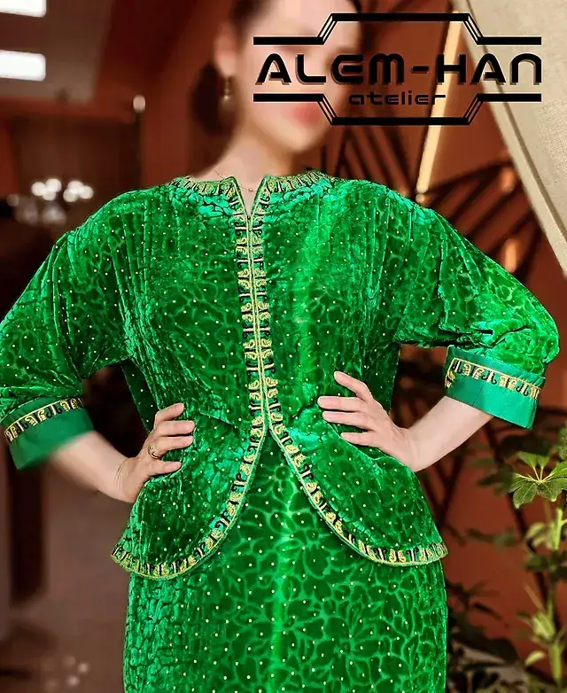 Türkmen fasonlar pombarh fasonlar Fasonlar 2025 fasonlar fason moda modalar Bezen bezen Türkmen fasonlar 2026 Türkmen fasonlar 2025 Türkmen fasonlar 2024 Türkmen fasonlar 2023 turkmenistan türkmenistan turkmen türkmen ashgabat  asgabat aşgabat balkan mary lebap dashoguz dasoguz daşoguz pombarh ponbarhat gulyupek gülýüpek stapel ştapel Gralan Çüýdeşen Abaýa Gadymy Krep Gurultaý 	Keteni Ýüpek Şifon Gipýur Lyon Welwet Atlas Kaşemir Streýç Suzana Ştapel Gülýüpek Pombarh Ýupka Gursakça Aksesuarlar Palto Penjek Okuw eşik Fata Sport eşik Uniforma Nakidka Öýme Şarf kompýuter ýaka ýaglyk Arenda köýnek 2nji el köýnek Taýyn köýnek Matalar Milli lybas milli lybaslar Toý köýnek Toý köýnekler toy koynek toy koynekler gundelik koynekler Gündelik	 
 köýnekler fata koynek Modern taze fason Eskiz koynektm turkmenkoynek türkmenkoynek fason moda moda fasonlar Iş eşik el iş	sada	ýakaly ýakasyz	keşdeli biserli	ýeňli giň nagyşly ýüregi açyk stoýka ýaka ýanly kombinasiýa 	zerli üsti aşak guşakly seçekli gysga ýeňli Panbarhat (Pombarh) Toý köýnek, Modern el iş, ýakasyz, ýeňli, giň, üsti aşak, gaş 17-25, 26-35 Goýy-ýaşyl yaz, tomus, guyz