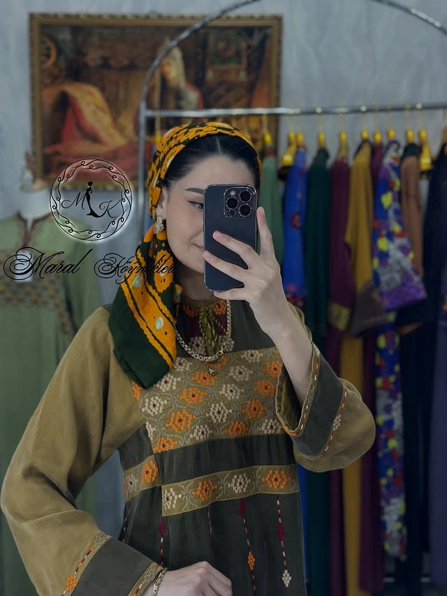 Türkmen fasonlar pombarh fasonlar Fasonlar 2025 fasonlar fason moda modalar Bezen bezen Türkmen fasonlar 2026 Türkmen fasonlar 2025 Türkmen fasonlar 2024 Türkmen fasonlar 2023 turkmenistan türkmenistan turkmen türkmen ashgabat  asgabat aşgabat balkan mary lebap dashoguz dasoguz daşoguz pombarh ponbarhat gulyupek gülýüpek stapel ştapel Gralan Çüýdeşen Abaýa Gadymy Krep Gurultaý 	Keteni Ýüpek Şifon Gipýur Lyon Welwet Atlas Kaşemir Streýç Suzana Ştapel Gülýüpek Pombarh Ýupka Gursakça Aksesuarlar Palto Penjek Okuw eşik Fata Sport eşik Uniforma Nakidka Öýme Şarf kompýuter ýaka ýaglyk Arenda köýnek 2nji el köýnek Taýyn köýnek Matalar Milli lybas milli lybaslar Toý köýnek Toý köýnekler toy koynek toy koynekler gundelik koynekler Gündelik	 
 köýnekler fata koynek Modern taze fason Eskiz koynektm turkmenkoynek türkmenkoynek fason moda moda fasonlar Iş eşik el iş	sada	ýakaly ýakasyz	keşdeli biserli	ýeňli giň nagyşly ýüregi açyk stoýka ýaka ýanly kombinasiýa 	zerli üsti aşak guşakly seçekli gysga ýeňli 