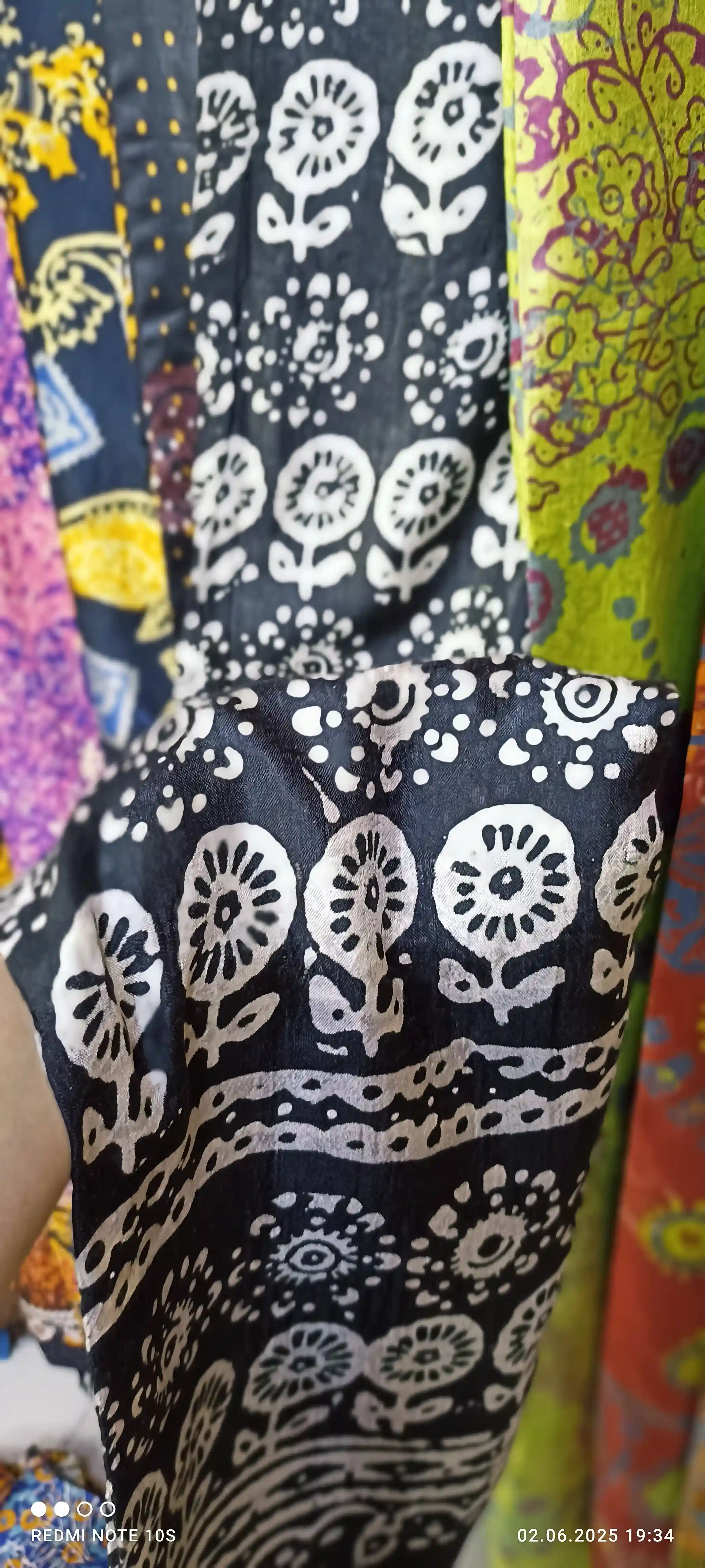 Türkmen fasonlar pombarh fasonlar Fasonlar 2025 fasonlar fason moda modalar Bezen bezen Türkmen fasonlar 2026 Türkmen fasonlar 2025 Türkmen fasonlar 2024 Türkmen fasonlar 2023 turkmenistan türkmenistan turkmen türkmen ashgabat  asgabat aşgabat balkan mary lebap dashoguz dasoguz daşoguz pombarh ponbarhat gulyupek gülýüpek stapel ştapel Gralan Çüýdeşen Abaýa Gadymy Krep Gurultaý 	Keteni Ýüpek Şifon Gipýur Lyon Welwet Atlas Kaşemir Streýç Suzana Ştapel Gülýüpek Pombarh Ýupka Gursakça Aksesuarlar Palto Penjek Okuw eşik Fata Sport eşik Uniforma Nakidka Öýme Şarf kompýuter ýaka ýaglyk Arenda köýnek 2nji el köýnek Taýyn köýnek Matalar Milli lybas milli lybaslar Toý köýnek Toý köýnekler toy koynek toy koynekler gundelik koynekler Gündelik	 
 köýnekler fata koynek Modern taze fason Eskiz koynektm turkmenkoynek türkmenkoynek fason moda moda fasonlar Iş eşik el iş	sada	ýakaly ýakasyz	keşdeli biserli	ýeňli giň nagyşly ýüregi açyk stoýka ýaka ýanly kombinasiýa 	zerli üsti aşak guşakly seçekli gysga ýeňli Öýme