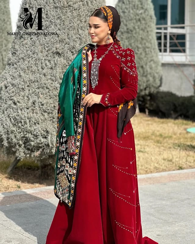 Türkmen fasonlar pombarh fasonlar Fasonlar 2025 fasonlar fason moda modalar Bezen bezen Türkmen fasonlar 2026 Türkmen fasonlar 2025 Türkmen fasonlar 2024 Türkmen fasonlar 2023 turkmenistan türkmenistan turkmen türkmen ashgabat  asgabat aşgabat balkan mary lebap dashoguz dasoguz daşoguz pombarh ponbarhat gulyupek gülýüpek stapel ştapel Gralan Çüýdeşen Abaýa Gadymy Krep Gurultaý 	Keteni Ýüpek Şifon Gipýur Lyon Welwet Atlas Kaşemir Streýç Suzana Ştapel Gülýüpek Pombarh Ýupka Gursakça Aksesuarlar Palto Penjek Okuw eşik Fata Sport eşik Uniforma Nakidka Öýme Şarf kompýuter ýaka ýaglyk Arenda köýnek 2nji el köýnek Taýyn köýnek Matalar Milli lybas milli lybaslar Toý köýnek Toý köýnekler toy koynek toy koynekler gundelik koynekler Gündelik	 
 köýnekler fata koynek Modern taze fason Eskiz koynektm turkmenkoynek türkmenkoynek fason moda moda fasonlar Iş eşik el iş	sada	ýakaly ýakasyz	keşdeli biserli	ýeňli giň nagyşly ýüregi açyk stoýka ýaka ýanly kombinasiýa 	zerli üsti aşak guşakly seçekli gysga ýeňli Panbarhat (Pombarh) Toý köýnek, Milli lybas el iş, keşdeli, ýakasyz, biserli, ýeňli, giň, kombinasiýa, nagyşly 26-35, 35+ Gyzyl gysh