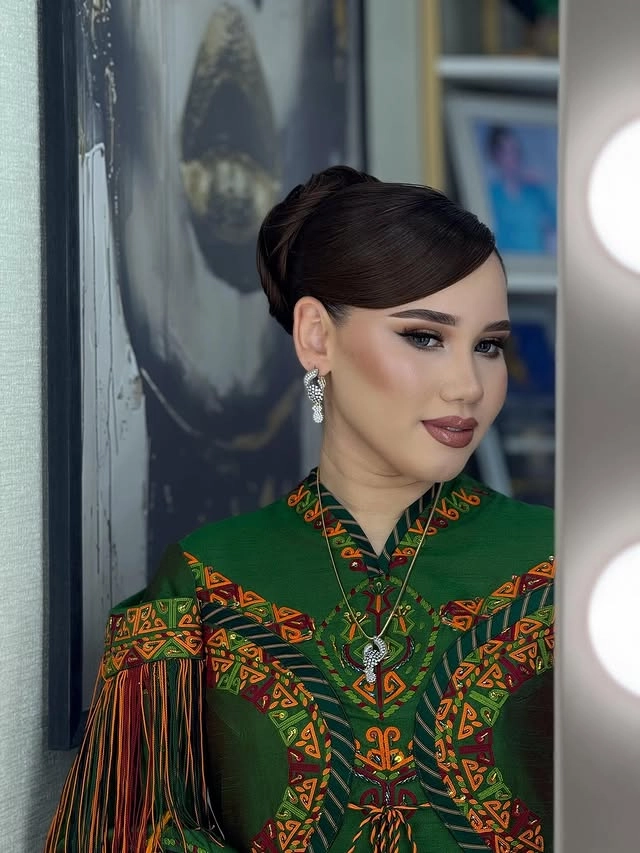 Türkmen fasonlar pombarh fasonlar Fasonlar 2025 fasonlar fason moda modalar Bezen bezen Türkmen fasonlar 2026 Türkmen fasonlar 2025 Türkmen fasonlar 2024 Türkmen fasonlar 2023 turkmenistan türkmenistan turkmen türkmen ashgabat  asgabat aşgabat balkan mary lebap dashoguz dasoguz daşoguz pombarh ponbarhat gulyupek gülýüpek stapel ştapel Gralan Çüýdeşen Abaýa Gadymy Krep Gurultaý 	Keteni Ýüpek Şifon Gipýur Lyon Welwet Atlas Kaşemir Streýç Suzana Ştapel Gülýüpek Pombarh Ýupka Gursakça Aksesuarlar Palto Penjek Okuw eşik Fata Sport eşik Uniforma Nakidka Öýme Şarf kompýuter ýaka ýaglyk Arenda köýnek 2nji el köýnek Taýyn köýnek Matalar Milli lybas milli lybaslar Toý köýnek Toý köýnekler toy koynek toy koynekler gundelik koynekler Gündelik	 
 köýnekler fata koynek Modern taze fason Eskiz koynektm turkmenkoynek türkmenkoynek fason moda moda fasonlar Iş eşik el iş	sada	ýakaly ýakasyz	keşdeli biserli	ýeňli giň nagyşly ýüregi açyk stoýka ýaka ýanly kombinasiýa 	zerli üsti aşak guşakly seçekli gysga ýeňli 