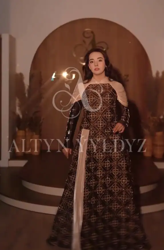 Türkmen fasonlar pombarh fasonlar Fasonlar 2025 fasonlar fason moda modalar Bezen bezen Türkmen fasonlar 2026 Türkmen fasonlar 2025 Türkmen fasonlar 2024 Türkmen fasonlar 2023 turkmenistan türkmenistan turkmen türkmen ashgabat  asgabat aşgabat balkan mary lebap dashoguz dasoguz daşoguz pombarh ponbarhat gulyupek gülýüpek stapel ştapel Gralan Çüýdeşen Abaýa Gadymy Krep Gurultaý 	Keteni Ýüpek Şifon Gipýur Lyon Welwet Atlas Kaşemir Streýç Suzana Ştapel Gülýüpek Pombarh Ýupka Gursakça Aksesuarlar Palto Penjek Okuw eşik Fata Sport eşik Uniforma Nakidka Öýme Şarf kompýuter ýaka ýaglyk Arenda köýnek 2nji el köýnek Taýyn köýnek Matalar Milli lybas milli lybaslar Toý köýnek Toý köýnekler toy koynek toy koynekler gundelik koynekler Gündelik	 
 köýnekler fata koynek Modern taze fason Eskiz koynektm turkmenkoynek türkmenkoynek fason moda moda fasonlar Iş eşik el iş	sada	ýakaly ýakasyz	keşdeli biserli	ýeňli giň nagyşly ýüregi açyk stoýka ýaka ýanly kombinasiýa 	zerli üsti aşak guşakly seçekli gysga ýeňli Toý köýnek el iş, ýakasyz, ýeňli, giň, nagyşly, gaş 17-25, 26-35  yaz, tomus, guyz, gysh