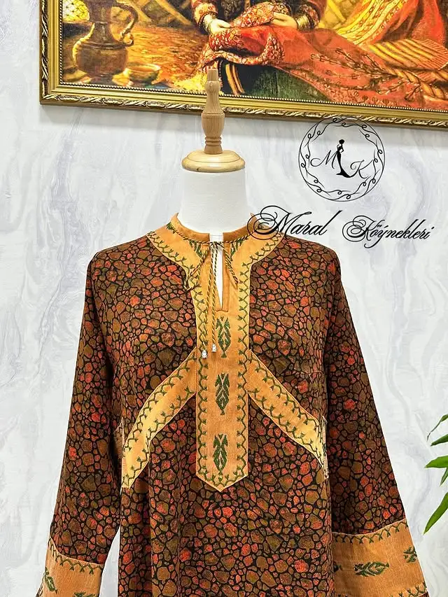 Türkmen fasonlar pombarh fasonlar Fasonlar 2025 fasonlar fason moda modalar Bezen bezen Türkmen fasonlar 2026 Türkmen fasonlar 2025 Türkmen fasonlar 2024 Türkmen fasonlar 2023 turkmenistan türkmenistan turkmen türkmen ashgabat  asgabat aşgabat balkan mary lebap dashoguz dasoguz daşoguz pombarh ponbarhat gulyupek gülýüpek stapel ştapel Gralan Çüýdeşen Abaýa Gadymy Krep Gurultaý 	Keteni Ýüpek Şifon Gipýur Lyon Welwet Atlas Kaşemir Streýç Suzana Ştapel Gülýüpek Pombarh Ýupka Gursakça Aksesuarlar Palto Penjek Okuw eşik Fata Sport eşik Uniforma Nakidka Öýme Şarf kompýuter ýaka ýaglyk Arenda köýnek 2nji el köýnek Taýyn köýnek Matalar Milli lybas milli lybaslar Toý köýnek Toý köýnekler toy koynek toy koynekler gundelik koynekler Gündelik	 
 köýnekler fata koynek Modern taze fason Eskiz koynektm turkmenkoynek türkmenkoynek fason moda moda fasonlar Iş eşik el iş	sada	ýakaly ýakasyz	keşdeli biserli	ýeňli giň nagyşly ýüregi açyk stoýka ýaka ýanly kombinasiýa 	zerli üsti aşak guşakly seçekli gysga ýeňli Ştapel Gündelik ýakaly, ýeňli, giň 17-25, 26-35  yaz, tomus, guyz