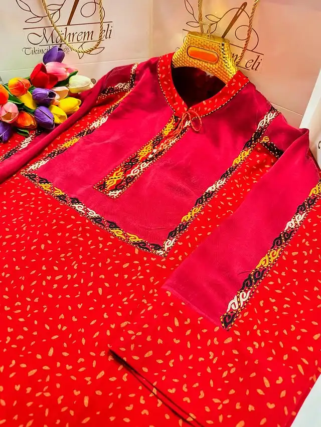 Türkmen fasonlar pombarh fasonlar Fasonlar 2025 fasonlar fason moda modalar Bezen bezen Türkmen fasonlar 2026 Türkmen fasonlar 2025 Türkmen fasonlar 2024 Türkmen fasonlar 2023 turkmenistan türkmenistan turkmen türkmen ashgabat  asgabat aşgabat balkan mary lebap dashoguz dasoguz daşoguz pombarh ponbarhat gulyupek gülýüpek stapel ştapel Gralan Çüýdeşen Abaýa Gadymy Krep Gurultaý 	Keteni Ýüpek Şifon Gipýur Lyon Welwet Atlas Kaşemir Streýç Suzana Ştapel Gülýüpek Pombarh Ýupka Gursakça Aksesuarlar Palto Penjek Okuw eşik Fata Sport eşik Uniforma Nakidka Öýme Şarf kompýuter ýaka ýaglyk Arenda köýnek 2nji el köýnek Taýyn köýnek Matalar Milli lybas milli lybaslar Toý köýnek Toý köýnekler toy koynek toy koynekler gundelik koynekler Gündelik	 
 köýnekler fata koynek Modern taze fason Eskiz koynektm turkmenkoynek türkmenkoynek fason moda moda fasonlar Iş eşik el iş	sada	ýakaly ýakasyz	keşdeli biserli	ýeňli giň nagyşly ýüregi açyk stoýka ýaka ýanly kombinasiýa 	zerli üsti aşak guşakly seçekli gysga ýeňli Ştapel Gündelik, Iş eşik el iş, keşdeli, ýakaly, ýeňli, giň 17-25, 26-35 Gyzyl tomus, guyz