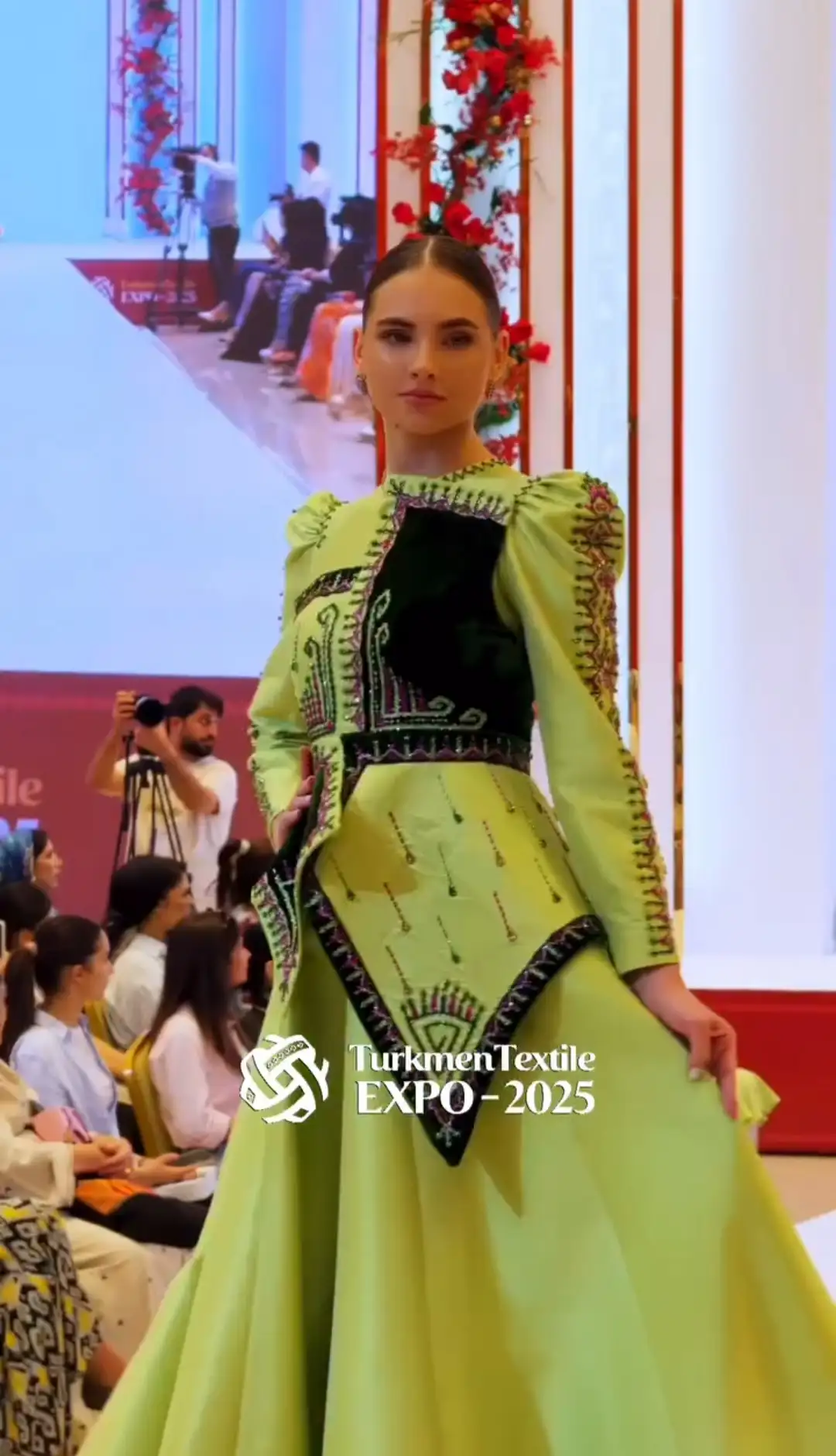 Türkmen fasonlar pombarh fasonlar Fasonlar 2025 fasonlar fason moda modalar Bezen bezen Türkmen fasonlar 2026 Türkmen fasonlar 2025 Türkmen fasonlar 2024 Türkmen fasonlar 2023 turkmenistan türkmenistan turkmen türkmen ashgabat  asgabat aşgabat balkan mary lebap dashoguz dasoguz daşoguz pombarh ponbarhat gulyupek gülýüpek stapel ştapel Gralan Çüýdeşen Abaýa Gadymy Krep Gurultaý 	Keteni Ýüpek Şifon Gipýur Lyon Welwet Atlas Kaşemir Streýç Suzana Ştapel Gülýüpek Pombarh Ýupka Gursakça Aksesuarlar Palto Penjek Okuw eşik Fata Sport eşik Uniforma Nakidka Öýme Şarf kompýuter ýaka ýaglyk Arenda köýnek 2nji el köýnek Taýyn köýnek Matalar Milli lybas milli lybaslar Toý köýnek Toý köýnekler toy koynek toy koynekler gundelik koynekler Gündelik	 
 köýnekler fata koynek Modern taze fason Eskiz koynektm turkmenkoynek türkmenkoynek fason moda moda fasonlar Iş eşik el iş	sada	ýakaly ýakasyz	keşdeli biserli	ýeňli giň nagyşly ýüregi açyk stoýka ýaka ýanly kombinasiýa 	zerli üsti aşak guşakly seçekli gysga ýeňli Şantu Modern TürkmenTextile Expo 2025 17-25, 26-35 Ýaşyl guyz