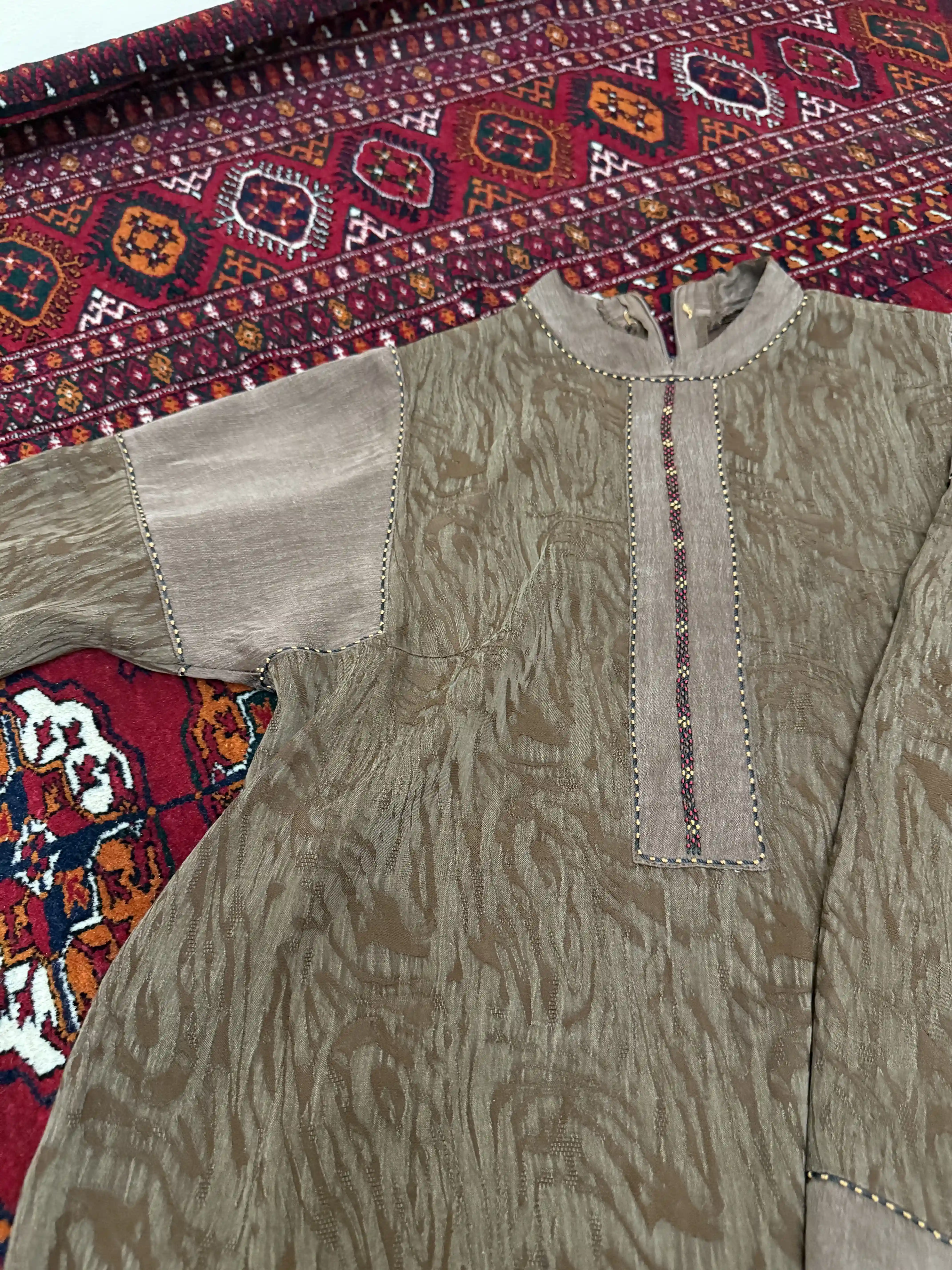 Türkmen fasonlar pombarh fasonlar Fasonlar 2025 fasonlar fason moda modalar Bezen bezen Türkmen fasonlar 2026 Türkmen fasonlar 2025 Türkmen fasonlar 2024 Türkmen fasonlar 2023 turkmenistan türkmenistan turkmen türkmen ashgabat  asgabat aşgabat balkan mary lebap dashoguz dasoguz daşoguz pombarh ponbarhat gulyupek gülýüpek stapel ştapel Gralan Çüýdeşen Abaýa Gadymy Krep Gurultaý 	Keteni Ýüpek Şifon Gipýur Lyon Welwet Atlas Kaşemir Streýç Suzana Ştapel Gülýüpek Pombarh Ýupka Gursakça Aksesuarlar Palto Penjek Okuw eşik Fata Sport eşik Uniforma Nakidka Öýme Şarf kompýuter ýaka ýaglyk Arenda köýnek 2nji el köýnek Taýyn köýnek Matalar Milli lybas milli lybaslar Toý köýnek Toý köýnekler toy koynek toy koynekler gundelik koynekler Gündelik	 
 köýnekler fata koynek Modern taze fason Eskiz koynektm turkmenkoynek türkmenkoynek fason moda moda fasonlar Iş eşik el iş	sada	ýakaly ýakasyz	keşdeli biserli	ýeňli giň nagyşly ýüregi açyk stoýka ýaka ýanly kombinasiýa 	zerli üsti aşak guşakly seçekli gysga ýeňli 