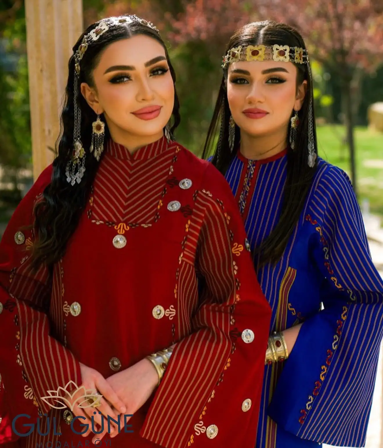 Türkmen fasonlar pombarh fasonlar Fasonlar 2025 fasonlar fason moda modalar Bezen bezen Türkmen fasonlar 2026 Türkmen fasonlar 2025 Türkmen fasonlar 2024 Türkmen fasonlar 2023 turkmenistan türkmenistan turkmen türkmen ashgabat  asgabat aşgabat balkan mary lebap dashoguz dasoguz daşoguz pombarh ponbarhat gulyupek gülýüpek stapel ştapel Gralan Çüýdeşen Abaýa Gadymy Krep Gurultaý 	Keteni Ýüpek Şifon Gipýur Lyon Welwet Atlas Kaşemir Streýç Suzana Ştapel Gülýüpek Pombarh Ýupka Gursakça Aksesuarlar Palto Penjek Okuw eşik Fata Sport eşik Uniforma Nakidka Öýme Şarf kompýuter ýaka ýaglyk Arenda köýnek 2nji el köýnek Taýyn köýnek Matalar Milli lybas milli lybaslar Toý köýnek Toý köýnekler toy koynek toy koynekler gundelik koynekler Gündelik	 
 köýnekler fata koynek Modern taze fason Eskiz koynektm turkmenkoynek türkmenkoynek fason moda moda fasonlar Iş eşik el iş	sada	ýakaly ýakasyz	keşdeli biserli	ýeňli giň nagyşly ýüregi açyk stoýka ýaka ýanly kombinasiýa 	zerli üsti aşak guşakly seçekli gysga ýeňli Keteni Toý köýnek, Milli lybas el iş, keşdeli, ýeňli, nagyşly 12-16, 17-25, 26-35 Goýy-gyzyl, Goýy-gök