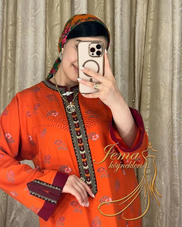 Türkmen fasonlar pombarh fasonlar Fasonlar 2025 fasonlar fason moda modalar Bezen bezen Türkmen fasonlar 2026 Türkmen fasonlar 2025 Türkmen fasonlar 2024 Türkmen fasonlar 2023 turkmenistan türkmenistan turkmen türkmen ashgabat  asgabat aşgabat balkan mary lebap dashoguz dasoguz daşoguz pombarh ponbarhat gulyupek gülýüpek stapel ştapel Gralan Çüýdeşen Abaýa Gadymy Krep Gurultaý 	Keteni Ýüpek Şifon Gipýur Lyon Welwet Atlas Kaşemir Streýç Suzana Ştapel Gülýüpek Pombarh Ýupka Gursakça Aksesuarlar Palto Penjek Okuw eşik Fata Sport eşik Uniforma Nakidka Öýme Şarf kompýuter ýaka ýaglyk Arenda köýnek 2nji el köýnek Taýyn köýnek Matalar Milli lybas milli lybaslar Toý köýnek Toý köýnekler toy koynek toy koynekler gundelik koynekler Gündelik	 
 köýnekler fata koynek Modern taze fason Eskiz koynektm turkmenkoynek türkmenkoynek fason moda moda fasonlar Iş eşik el iş	sada	ýakaly ýakasyz	keşdeli biserli	ýeňli giň nagyşly ýüregi açyk stoýka ýaka ýanly kombinasiýa 	zerli üsti aşak guşakly seçekli gysga ýeňli Ştapel Gündelik ýakaly, ýeňli, giň 17-25, 26-35 Mämişi tomus Taýyn köýnek