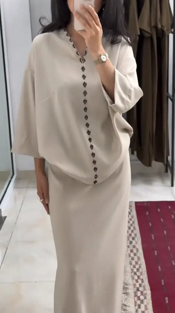 Türkmen fasonlar pombarh fasonlar Fasonlar 2025 fasonlar fason moda modalar Bezen bezen Türkmen fasonlar 2026 Türkmen fasonlar 2025 Türkmen fasonlar 2024 Türkmen fasonlar 2023 turkmenistan türkmenistan turkmen türkmen ashgabat  asgabat aşgabat balkan mary lebap dashoguz dasoguz daşoguz pombarh ponbarhat gulyupek gülýüpek stapel ştapel Gralan Çüýdeşen Abaýa Gadymy Krep Gurultaý 	Keteni Ýüpek Şifon Gipýur Lyon Welwet Atlas Kaşemir Streýç Suzana Ştapel Gülýüpek Pombarh Ýupka Gursakça Aksesuarlar Palto Penjek Okuw eşik Fata Sport eşik Uniforma Nakidka Öýme Şarf kompýuter ýaka ýaglyk Arenda köýnek 2nji el köýnek Taýyn köýnek Matalar Milli lybas milli lybaslar Toý köýnek Toý köýnekler toy koynek toy koynekler gundelik koynekler Gündelik	 
 köýnekler fata koynek Modern taze fason Eskiz koynektm turkmenkoynek türkmenkoynek fason moda moda fasonlar Iş eşik el iş	sada	ýakaly ýakasyz	keşdeli biserli	ýeňli giň nagyşly ýüregi açyk stoýka ýaka ýanly kombinasiýa 	zerli üsti aşak guşakly seçekli gysga ýeňli Krep Modern ýakasyz, ýeňli, giň, üsti aşak 17-25, 26-35 Bežewyý yaz, tomus, guyz