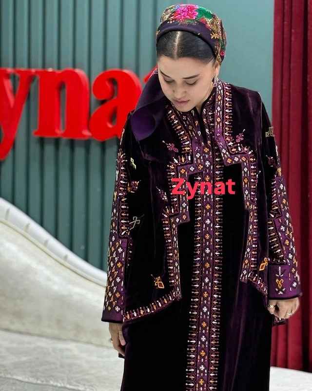 Türkmen fasonlar pombarh fasonlar Fasonlar 2025 fasonlar fason moda modalar Bezen bezen Türkmen fasonlar 2026 Türkmen fasonlar 2025 Türkmen fasonlar 2024 Türkmen fasonlar 2023 turkmenistan türkmenistan turkmen türkmen ashgabat  asgabat aşgabat balkan mary lebap dashoguz dasoguz daşoguz pombarh ponbarhat gulyupek gülýüpek stapel ştapel Gralan Çüýdeşen Abaýa Gadymy Krep Gurultaý 	Keteni Ýüpek Şifon Gipýur Lyon Welwet Atlas Kaşemir Streýç Suzana Ştapel Gülýüpek Pombarh Ýupka Gursakça Aksesuarlar Palto Penjek Okuw eşik Fata Sport eşik Uniforma Nakidka Öýme Şarf kompýuter ýaka ýaglyk Arenda köýnek 2nji el köýnek Taýyn köýnek Matalar Milli lybas milli lybaslar Toý köýnek Toý köýnekler toy koynek toy koynekler gundelik koynekler Gündelik	 
 köýnekler fata koynek Modern taze fason Eskiz koynektm turkmenkoynek türkmenkoynek fason moda moda fasonlar Iş eşik el iş	sada	ýakaly ýakasyz	keşdeli biserli	ýeňli giň nagyşly ýüregi açyk stoýka ýaka ýanly kombinasiýa 	zerli üsti aşak guşakly seçekli gysga ýeňli Panbarhat (Pombarh) Milli lybas el iş, keşdeli, ýakaly, ýeňli, giň, nagyşly 26-35, 35+ #4B2C75 gysh