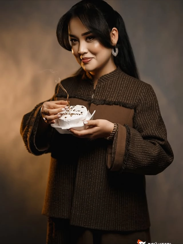 Türkmen fasonlar pombarh fasonlar Fasonlar 2025 fasonlar fason moda modalar Bezen bezen Türkmen fasonlar 2026 Türkmen fasonlar 2025 Türkmen fasonlar 2024 Türkmen fasonlar 2023 turkmenistan türkmenistan turkmen türkmen ashgabat  asgabat aşgabat balkan mary lebap dashoguz dasoguz daşoguz pombarh ponbarhat gulyupek gülýüpek stapel ştapel Gralan Çüýdeşen Abaýa Gadymy Krep Gurultaý 	Keteni Ýüpek Şifon Gipýur Lyon Welwet Atlas Kaşemir Streýç Suzana Ştapel Gülýüpek Pombarh Ýupka Gursakça Aksesuarlar Palto Penjek Okuw eşik Fata Sport eşik Uniforma Nakidka Öýme Şarf kompýuter ýaka ýaglyk Arenda köýnek 2nji el köýnek Taýyn köýnek Matalar Milli lybas milli lybaslar Toý köýnek Toý köýnekler toy koynek toy koynekler gundelik koynekler Gündelik	 
 köýnekler fata koynek Modern taze fason Eskiz koynektm turkmenkoynek türkmenkoynek fason moda moda fasonlar Iş eşik el iş	sada	ýakaly ýakasyz	keşdeli biserli	ýeňli giň nagyşly ýüregi açyk stoýka ýaka ýanly kombinasiýa 	zerli üsti aşak guşakly seçekli gysga ýeňli 