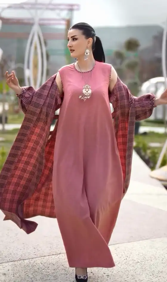 Türkmen fasonlar pombarh fasonlar Fasonlar 2025 fasonlar fason moda modalar Bezen bezen Türkmen fasonlar 2026 Türkmen fasonlar 2025 Türkmen fasonlar 2024 Türkmen fasonlar 2023 turkmenistan türkmenistan turkmen türkmen ashgabat  asgabat aşgabat balkan mary lebap dashoguz dasoguz daşoguz pombarh ponbarhat gulyupek gülýüpek stapel ştapel Gralan Çüýdeşen Abaýa Gadymy Krep Gurultaý 	Keteni Ýüpek Şifon Gipýur Lyon Welwet Atlas Kaşemir Streýç Suzana Ştapel Gülýüpek Pombarh Ýupka Gursakça Aksesuarlar Palto Penjek Okuw eşik Fata Sport eşik Uniforma Nakidka Öýme Şarf kompýuter ýaka ýaglyk Arenda köýnek 2nji el köýnek Taýyn köýnek Matalar Milli lybas milli lybaslar Toý köýnek Toý köýnekler toy koynek toy koynekler gundelik koynekler Gündelik	 
 köýnekler fata koynek Modern taze fason Eskiz koynektm turkmenkoynek türkmenkoynek fason moda moda fasonlar Iş eşik el iş	sada	ýakaly ýakasyz	keşdeli biserli	ýeňli giň nagyşly ýüregi açyk stoýka ýaka ýanly kombinasiýa 	zerli üsti aşak guşakly seçekli gysga ýeňli Modern ýakasyz, gysga ýeňli, giň 17-25, 26-35 Gülgüne yaz, guyz