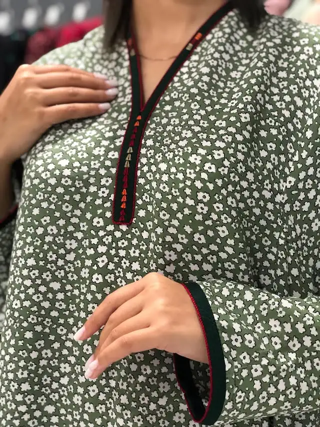 Türkmen fasonlar pombarh fasonlar Fasonlar 2025 fasonlar fason moda modalar Bezen bezen Türkmen fasonlar 2026 Türkmen fasonlar 2025 Türkmen fasonlar 2024 Türkmen fasonlar 2023 turkmenistan türkmenistan turkmen türkmen ashgabat  asgabat aşgabat balkan mary lebap dashoguz dasoguz daşoguz pombarh ponbarhat gulyupek gülýüpek stapel ştapel Gralan Çüýdeşen Abaýa Gadymy Krep Gurultaý 	Keteni Ýüpek Şifon Gipýur Lyon Welwet Atlas Kaşemir Streýç Suzana Ştapel Gülýüpek Pombarh Ýupka Gursakça Aksesuarlar Palto Penjek Okuw eşik Fata Sport eşik Uniforma Nakidka Öýme Şarf kompýuter ýaka ýaglyk Arenda köýnek 2nji el köýnek Taýyn köýnek Matalar Milli lybas milli lybaslar Toý köýnek Toý köýnekler toy koynek toy koynekler gundelik koynekler Gündelik	 
 köýnekler fata koynek Modern taze fason Eskiz koynektm turkmenkoynek türkmenkoynek fason moda moda fasonlar Iş eşik el iş	sada	ýakaly ýakasyz	keşdeli biserli	ýeňli giň nagyşly ýüregi açyk stoýka ýaka ýanly kombinasiýa 	zerli üsti aşak guşakly seçekli gysga ýeňli 