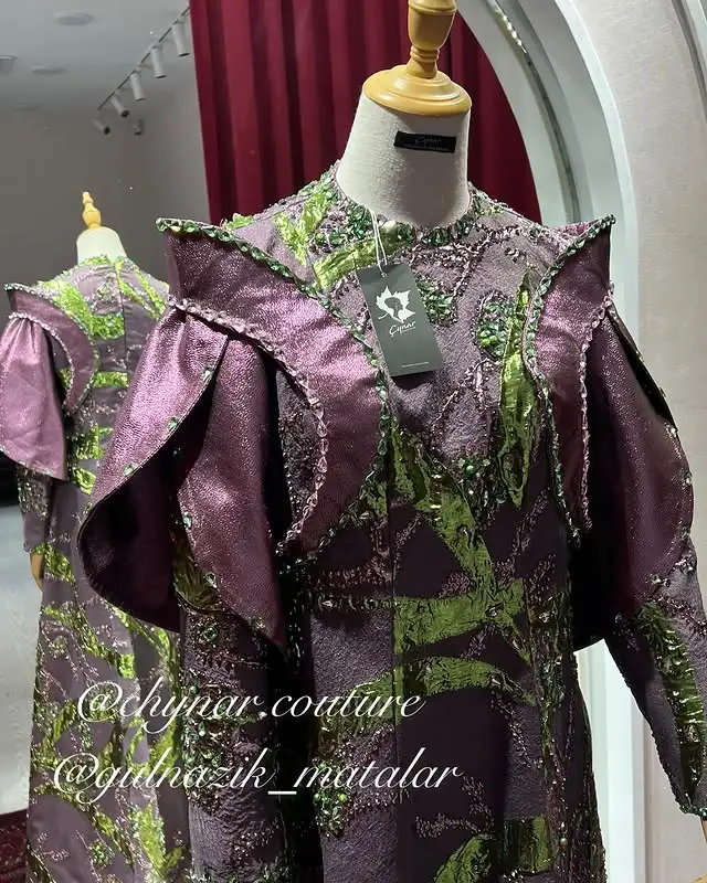 Türkmen fasonlar pombarh fasonlar Fasonlar 2025 fasonlar fason moda modalar Bezen bezen Türkmen fasonlar 2026 Türkmen fasonlar 2025 Türkmen fasonlar 2024 Türkmen fasonlar 2023 turkmenistan türkmenistan turkmen türkmen ashgabat  asgabat aşgabat balkan mary lebap dashoguz dasoguz daşoguz pombarh ponbarhat gulyupek gülýüpek stapel ştapel Gralan Çüýdeşen Abaýa Gadymy Krep Gurultaý 	Keteni Ýüpek Şifon Gipýur Lyon Welwet Atlas Kaşemir Streýç Suzana Ştapel Gülýüpek Pombarh Ýupka Gursakça Aksesuarlar Palto Penjek Okuw eşik Fata Sport eşik Uniforma Nakidka Öýme Şarf kompýuter ýaka ýaglyk Arenda köýnek 2nji el köýnek Taýyn köýnek Matalar Milli lybas milli lybaslar Toý köýnek Toý köýnekler toy koynek toy koynekler gundelik koynekler Gündelik	 
 köýnekler fata koynek Modern taze fason Eskiz koynektm turkmenkoynek türkmenkoynek fason moda moda fasonlar Iş eşik el iş	sada	ýakaly ýakasyz	keşdeli biserli	ýeňli giň nagyşly ýüregi açyk stoýka ýaka ýanly kombinasiýa 	zerli üsti aşak guşakly seçekli gysga ýeňli Şantu Toý köýnek el iş, ýakasyz, biserli, ýanly, ýeňli, giň 17-25, 26-35 Gülgüne yaz, tomus, guyz