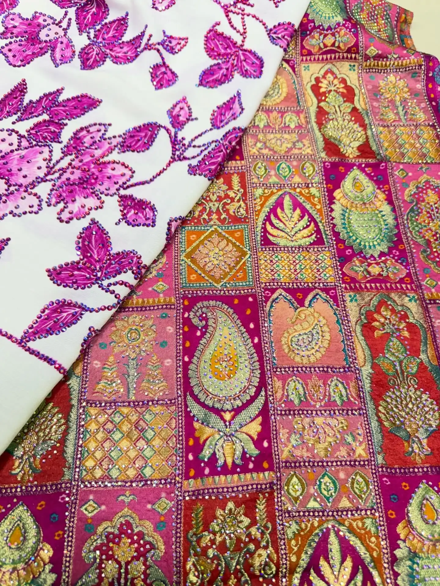 Türkmen fasonlar pombarh fasonlar Fasonlar 2025 fasonlar fason moda modalar Bezen bezen Türkmen fasonlar 2026 Türkmen fasonlar 2025 Türkmen fasonlar 2024 Türkmen fasonlar 2023 turkmenistan türkmenistan turkmen türkmen ashgabat  asgabat aşgabat balkan mary lebap dashoguz dasoguz daşoguz pombarh ponbarhat gulyupek gülýüpek stapel ştapel Gralan Çüýdeşen Abaýa Gadymy Krep Gurultaý 	Keteni Ýüpek Şifon Gipýur Lyon Welwet Atlas Kaşemir Streýç Suzana Ştapel Gülýüpek Pombarh Ýupka Gursakça Aksesuarlar Palto Penjek Okuw eşik Fata Sport eşik Uniforma Nakidka Öýme Şarf kompýuter ýaka ýaglyk Arenda köýnek 2nji el köýnek Taýyn köýnek Matalar Milli lybas milli lybaslar Toý köýnek Toý köýnekler toy koynek toy koynekler gundelik koynekler Gündelik	 
 köýnekler fata koynek Modern taze fason Eskiz koynektm turkmenkoynek türkmenkoynek fason moda moda fasonlar Iş eşik el iş	sada	ýakaly ýakasyz	keşdeli biserli	ýeňli giň nagyşly ýüregi açyk stoýka ýaka ýanly kombinasiýa 	zerli üsti aşak guşakly seçekli gysga ýeňli 