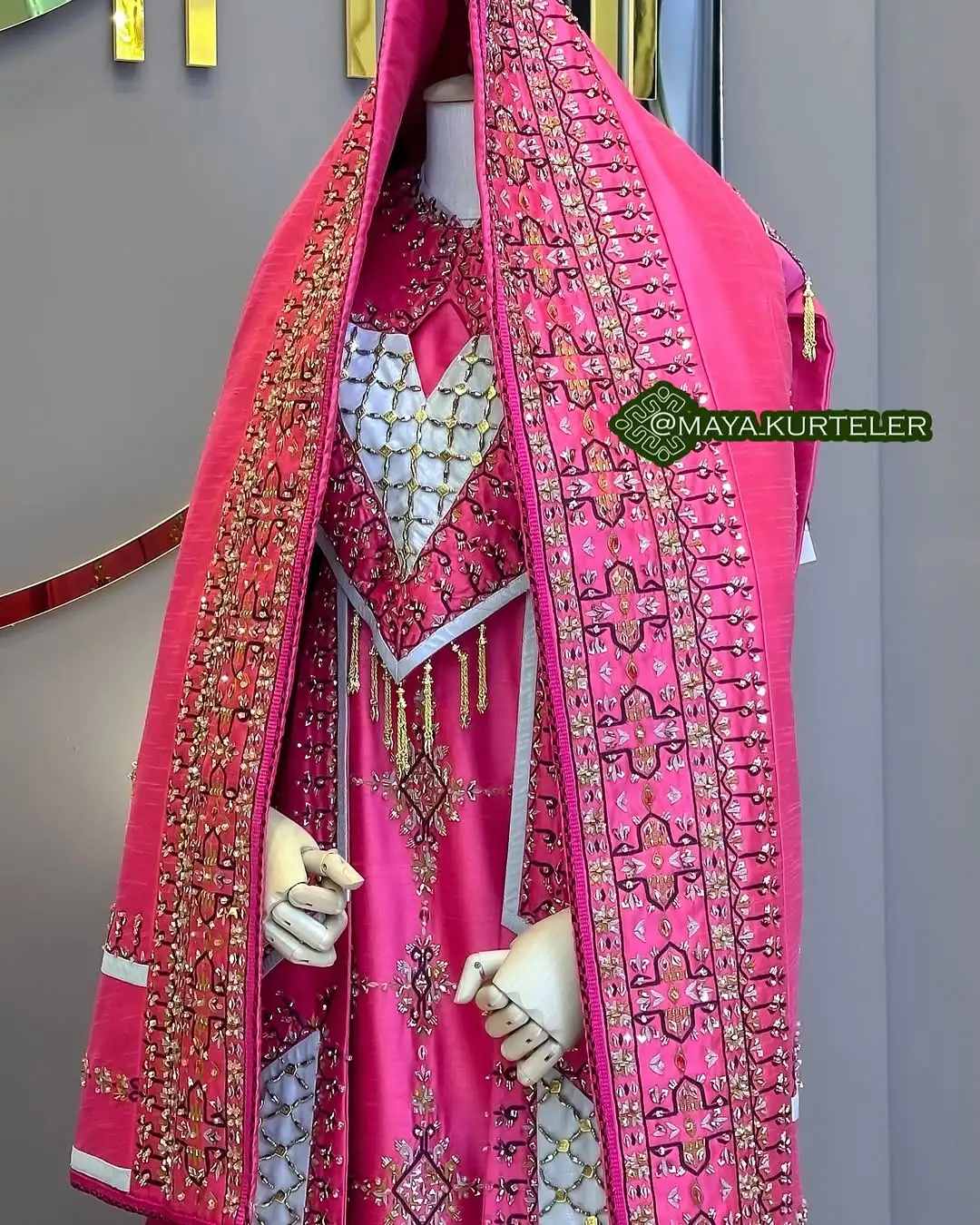 Türkmen fasonlar pombarh fasonlar Fasonlar 2025 fasonlar fason moda modalar Bezen bezen Türkmen fasonlar 2026 Türkmen fasonlar 2025 Türkmen fasonlar 2024 Türkmen fasonlar 2023 turkmenistan türkmenistan turkmen türkmen ashgabat  asgabat aşgabat balkan mary lebap dashoguz dasoguz daşoguz pombarh ponbarhat gulyupek gülýüpek stapel ştapel Gralan Çüýdeşen Abaýa Gadymy Krep Gurultaý 	Keteni Ýüpek Şifon Gipýur Lyon Welwet Atlas Kaşemir Streýç Suzana Ştapel Gülýüpek Pombarh Ýupka Gursakça Aksesuarlar Palto Penjek Okuw eşik Fata Sport eşik Uniforma Nakidka Öýme Şarf kompýuter ýaka ýaglyk Arenda köýnek 2nji el köýnek Taýyn köýnek Matalar Milli lybas milli lybaslar Toý köýnek Toý köýnekler toy koynek toy koynekler gundelik koynekler Gündelik	 
 köýnekler fata koynek Modern taze fason Eskiz koynektm turkmenkoynek türkmenkoynek fason moda moda fasonlar Iş eşik el iş	sada	ýakaly ýakasyz	keşdeli biserli	ýeňli giň nagyşly ýüregi açyk stoýka ýaka ýanly kombinasiýa 	zerli üsti aşak guşakly seçekli gysga ýeňli Keteni Milli lybas el iş, keşdeli, ýakaly, ýeňli, nagyşly, seçekli 17-25, 26-35 Goýy-gyzyl