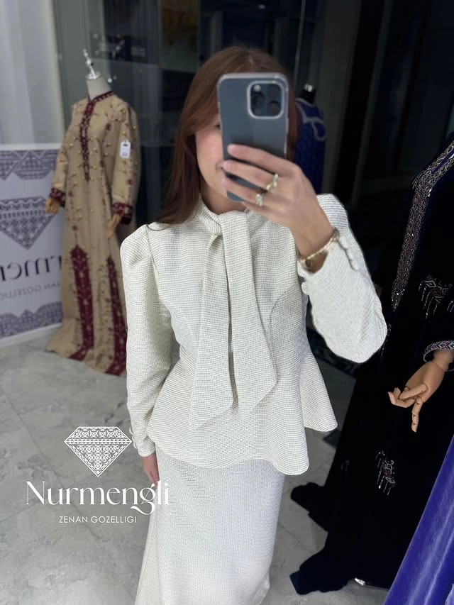 Türkmen fasonlar pombarh fasonlar Fasonlar 2025 fasonlar fason moda modalar Bezen bezen Türkmen fasonlar 2026 Türkmen fasonlar 2025 Türkmen fasonlar 2024 Türkmen fasonlar 2023 turkmenistan türkmenistan turkmen türkmen ashgabat  asgabat aşgabat balkan mary lebap dashoguz dasoguz daşoguz pombarh ponbarhat gulyupek gülýüpek stapel ştapel Gralan Çüýdeşen Abaýa Gadymy Krep Gurultaý 	Keteni Ýüpek Şifon Gipýur Lyon Welwet Atlas Kaşemir Streýç Suzana Ştapel Gülýüpek Pombarh Ýupka Gursakça Aksesuarlar Palto Penjek Okuw eşik Fata Sport eşik Uniforma Nakidka Öýme Şarf kompýuter ýaka ýaglyk Arenda köýnek 2nji el köýnek Taýyn köýnek Matalar Milli lybas milli lybaslar Toý köýnek Toý köýnekler toy koynek toy koynekler gundelik koynekler Gündelik	 
 köýnekler fata koynek Modern taze fason Eskiz koynektm turkmenkoynek türkmenkoynek fason moda moda fasonlar Iş eşik el iş	sada	ýakaly ýakasyz	keşdeli biserli	ýeňli giň nagyşly ýüregi açyk stoýka ýaka ýanly kombinasiýa 	zerli üsti aşak guşakly seçekli gysga ýeňli 