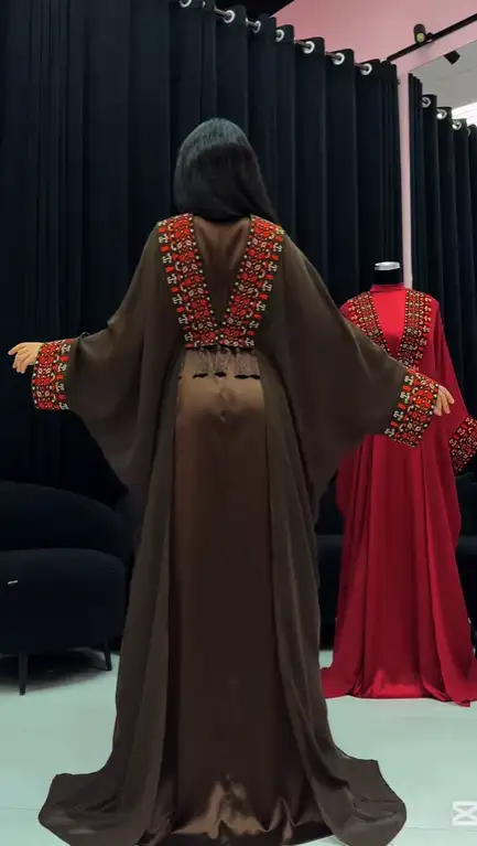 Türkmen fasonlar pombarh fasonlar Fasonlar 2025 fasonlar fason moda modalar Bezen bezen Türkmen fasonlar 2026 Türkmen fasonlar 2025 Türkmen fasonlar 2024 Türkmen fasonlar 2023 turkmenistan türkmenistan turkmen türkmen ashgabat  asgabat aşgabat balkan mary lebap dashoguz dasoguz daşoguz pombarh ponbarhat gulyupek gülýüpek stapel ştapel Gralan Çüýdeşen Abaýa Gadymy Krep Gurultaý 	Keteni Ýüpek Şifon Gipýur Lyon Welwet Atlas Kaşemir Streýç Suzana Ştapel Gülýüpek Pombarh Ýupka Gursakça Aksesuarlar Palto Penjek Okuw eşik Fata Sport eşik Uniforma Nakidka Öýme Şarf kompýuter ýaka ýaglyk Arenda köýnek 2nji el köýnek Taýyn köýnek Matalar Milli lybas milli lybaslar Toý köýnek Toý köýnekler toy koynek toy koynekler gundelik koynekler Gündelik	 
 köýnekler fata koynek Modern taze fason Eskiz koynektm turkmenkoynek türkmenkoynek fason moda moda fasonlar Iş eşik el iş	sada	ýakaly ýakasyz	keşdeli biserli	ýeňli giň nagyşly ýüregi açyk stoýka ýaka ýanly kombinasiýa 	zerli üsti aşak guşakly seçekli gysga ýeňli Şifon Toý köýnek el iş, keşdeli, ýakaly, ýeňli, seçekli 17-25, 26-35, 35+ Gyzyl, Goňur yaz, tomus, guyz Taýyn köýnek