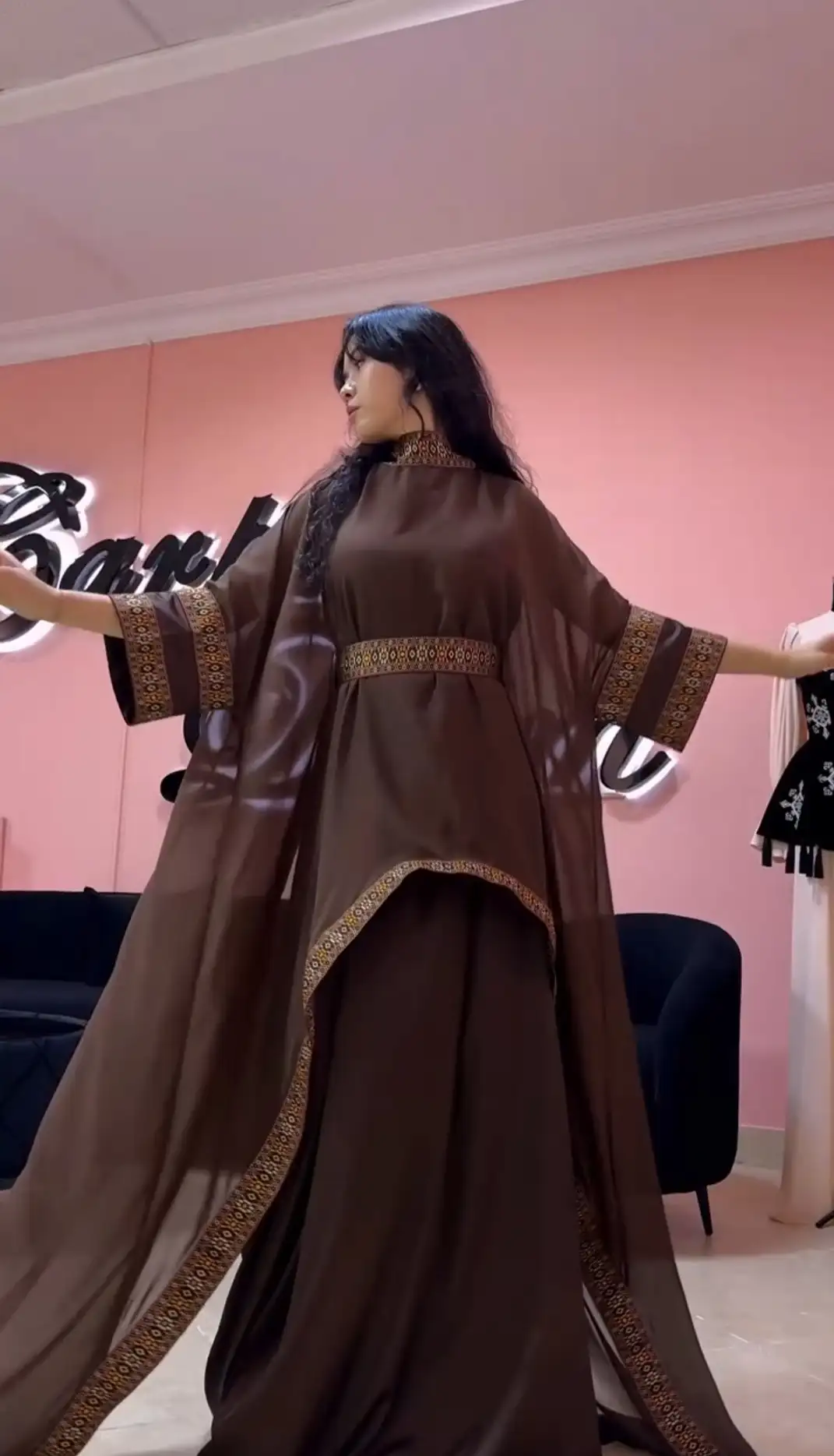 Türkmen fasonlar pombarh fasonlar Fasonlar 2025 fasonlar fason moda modalar Bezen bezen Türkmen fasonlar 2026 Türkmen fasonlar 2025 Türkmen fasonlar 2024 Türkmen fasonlar 2023 turkmenistan türkmenistan turkmen türkmen ashgabat  asgabat aşgabat balkan mary lebap dashoguz dasoguz daşoguz pombarh ponbarhat gulyupek gülýüpek stapel ştapel Gralan Çüýdeşen Abaýa Gadymy Krep Gurultaý 	Keteni Ýüpek Şifon Gipýur Lyon Welwet Atlas Kaşemir Streýç Suzana Ştapel Gülýüpek Pombarh Ýupka Gursakça Aksesuarlar Palto Penjek Okuw eşik Fata Sport eşik Uniforma Nakidka Öýme Şarf kompýuter ýaka ýaglyk Arenda köýnek 2nji el köýnek Taýyn köýnek Matalar Milli lybas milli lybaslar Toý köýnek Toý köýnekler toy koynek toy koynekler gundelik koynekler Gündelik	 
 köýnekler fata koynek Modern taze fason Eskiz koynektm turkmenkoynek türkmenkoynek fason moda moda fasonlar Iş eşik el iş	sada	ýakaly ýakasyz	keşdeli biserli	ýeňli giň nagyşly ýüregi açyk stoýka ýaka ýanly kombinasiýa 	zerli üsti aşak guşakly seçekli gysga ýeňli Şifon Modern el iş, ýakasyz, ýeňli, giň, guşakly 17-25, 26-35 Goňur tomus Taýyn köýnek